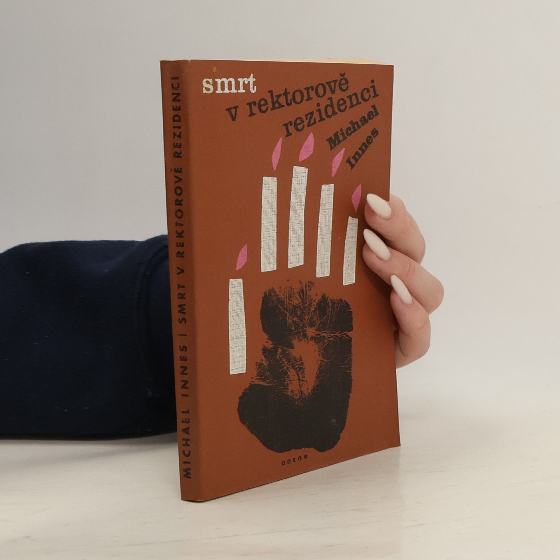 Michael Innes Smrt v rektorově rezidenci