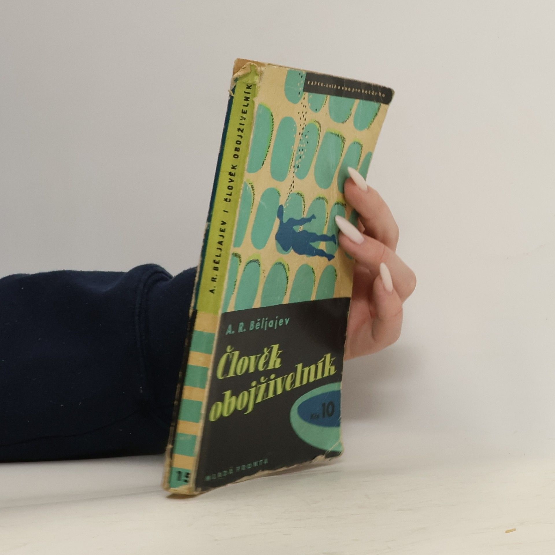 Aleksandr Romanovič Beljajev Člověk obojživelník. Hlava profesora Dowella