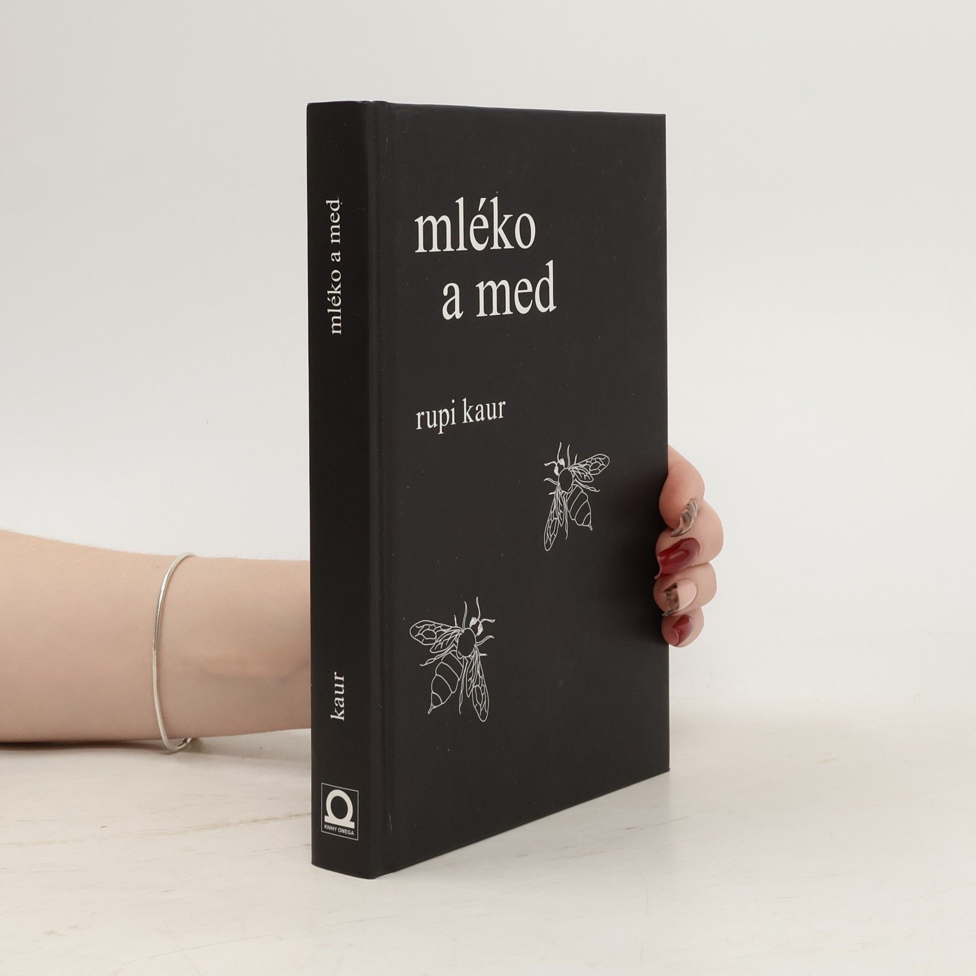 Rupi Kaur Mléko a med