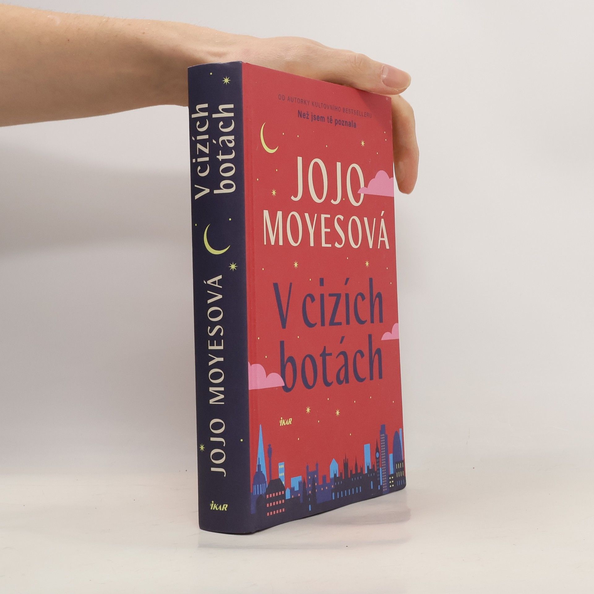 Jojo Moyes V cizích botách