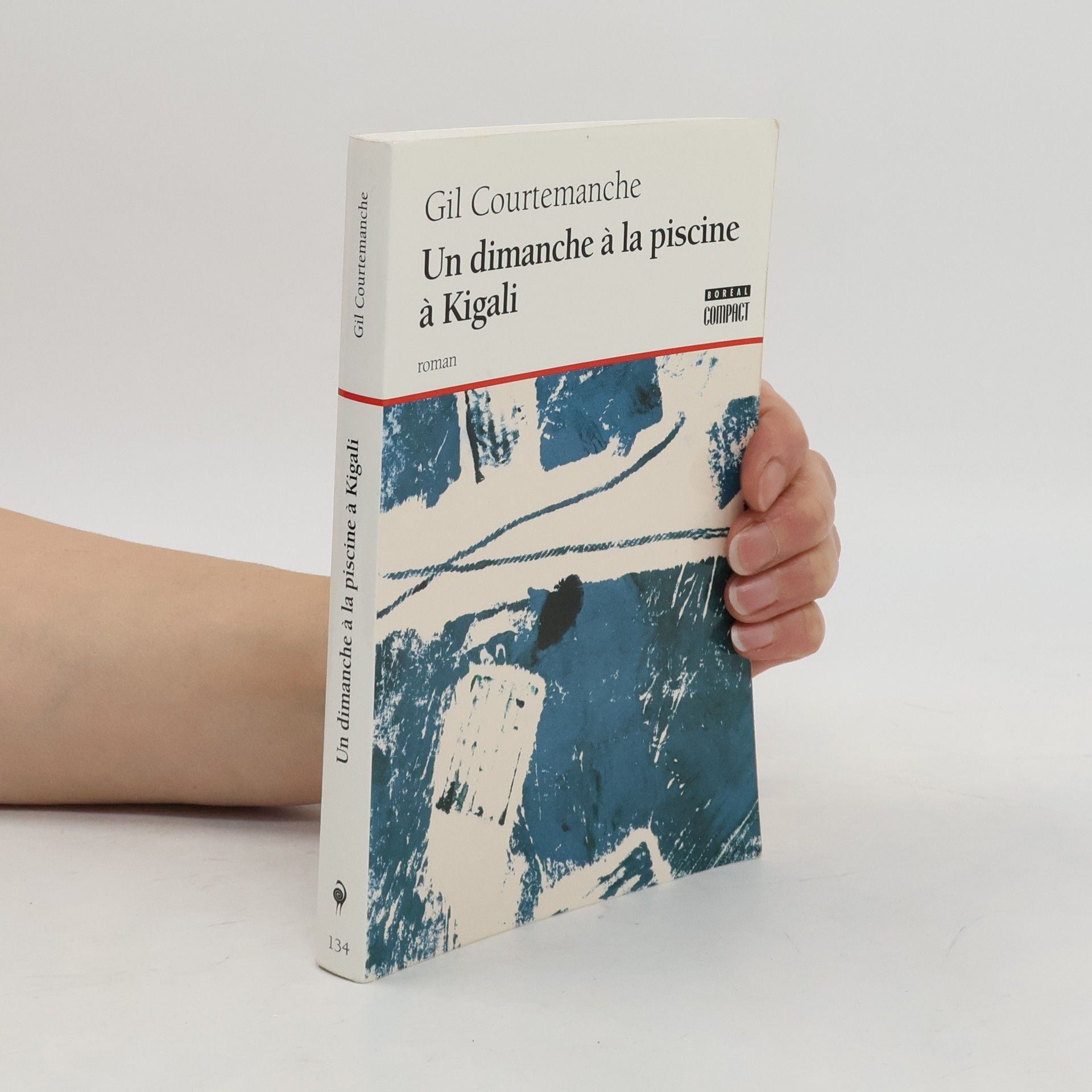 Gil Courtemanche Un dimanche à la piscine à Kigali