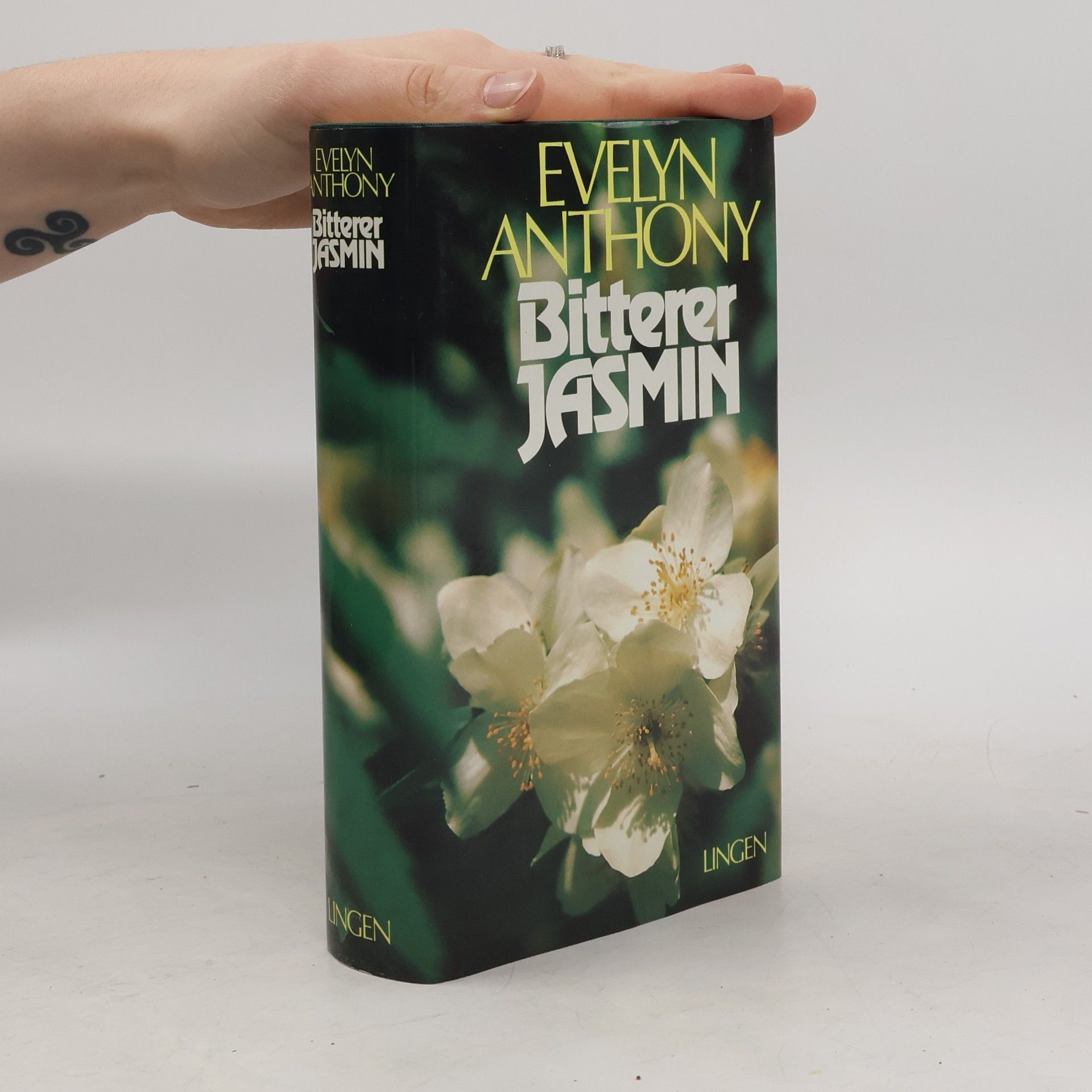 Evelyn Anthony Bitterer Jasmin