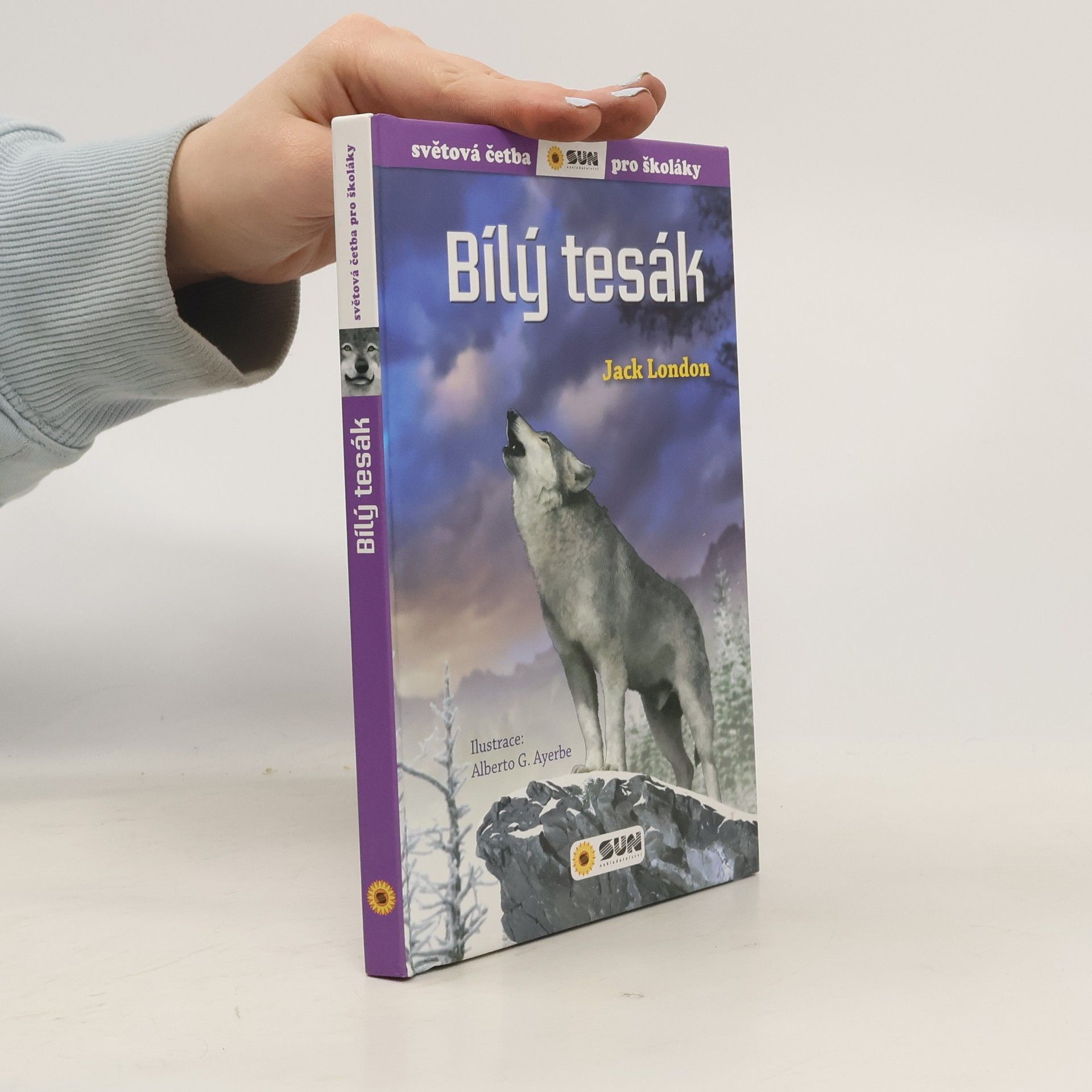 Olga M. Yuste Bílý tesák (adaptace)