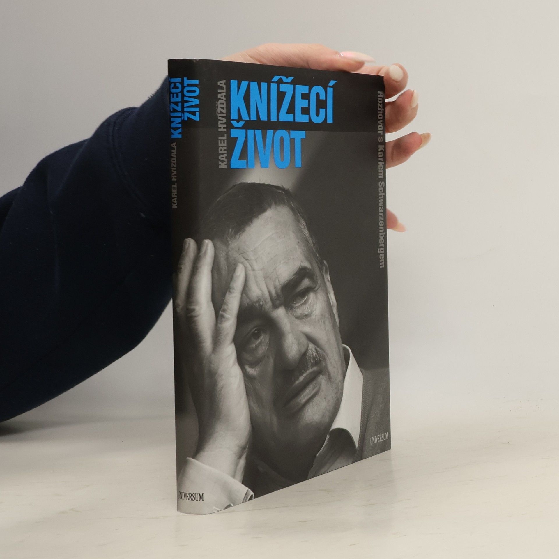 Karel Hvížďala Knížecí život