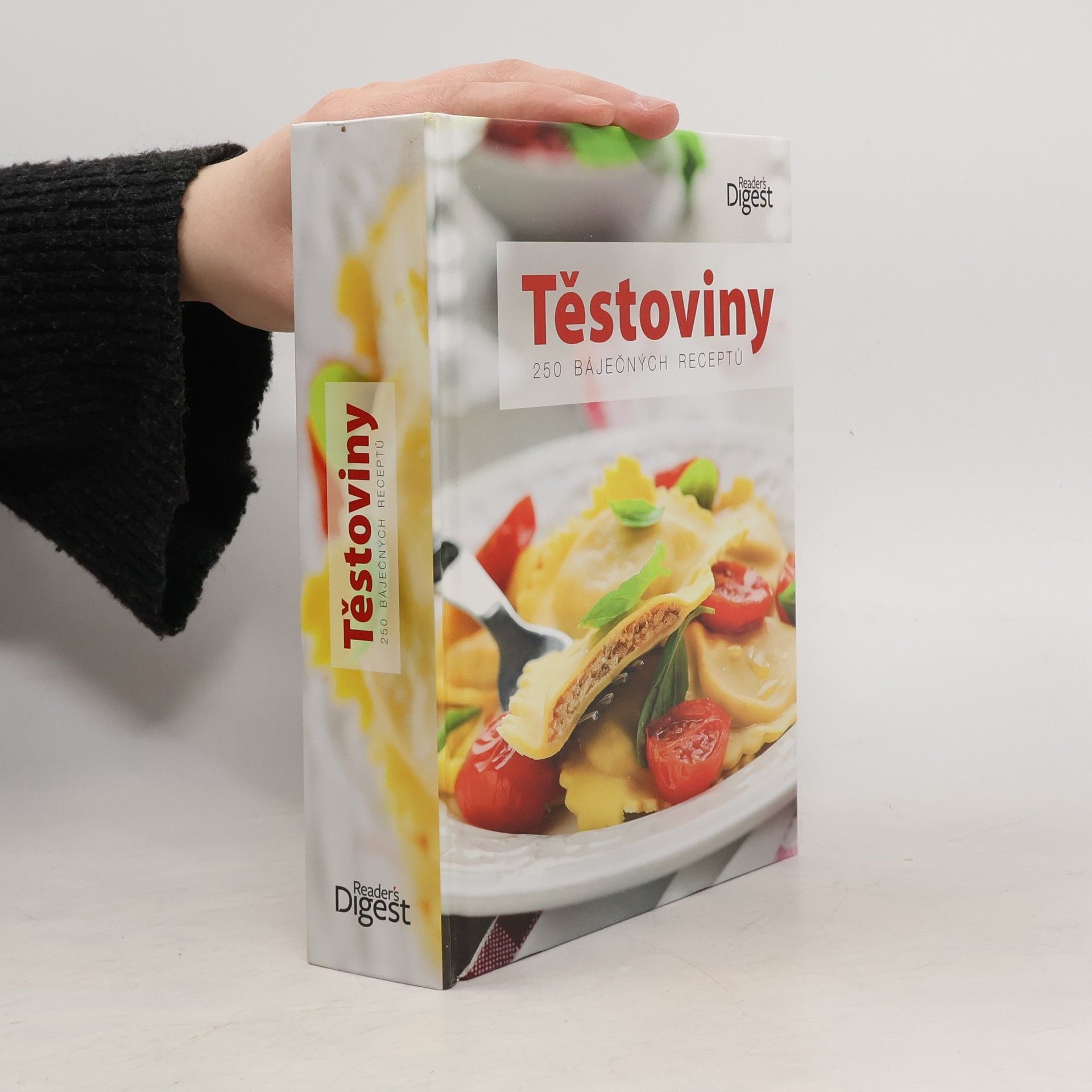 Autorenkollektiv Těstoviny. 250 báječných receptů