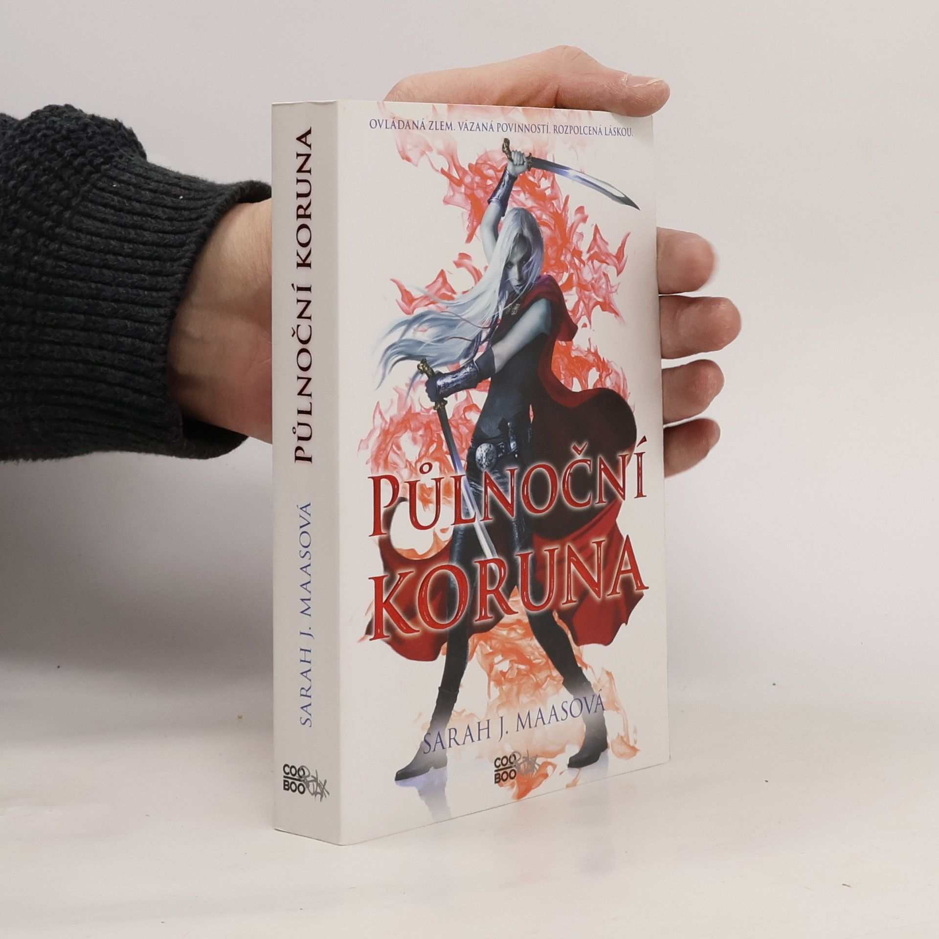 Sarah J. Maas Půlnoční koruna