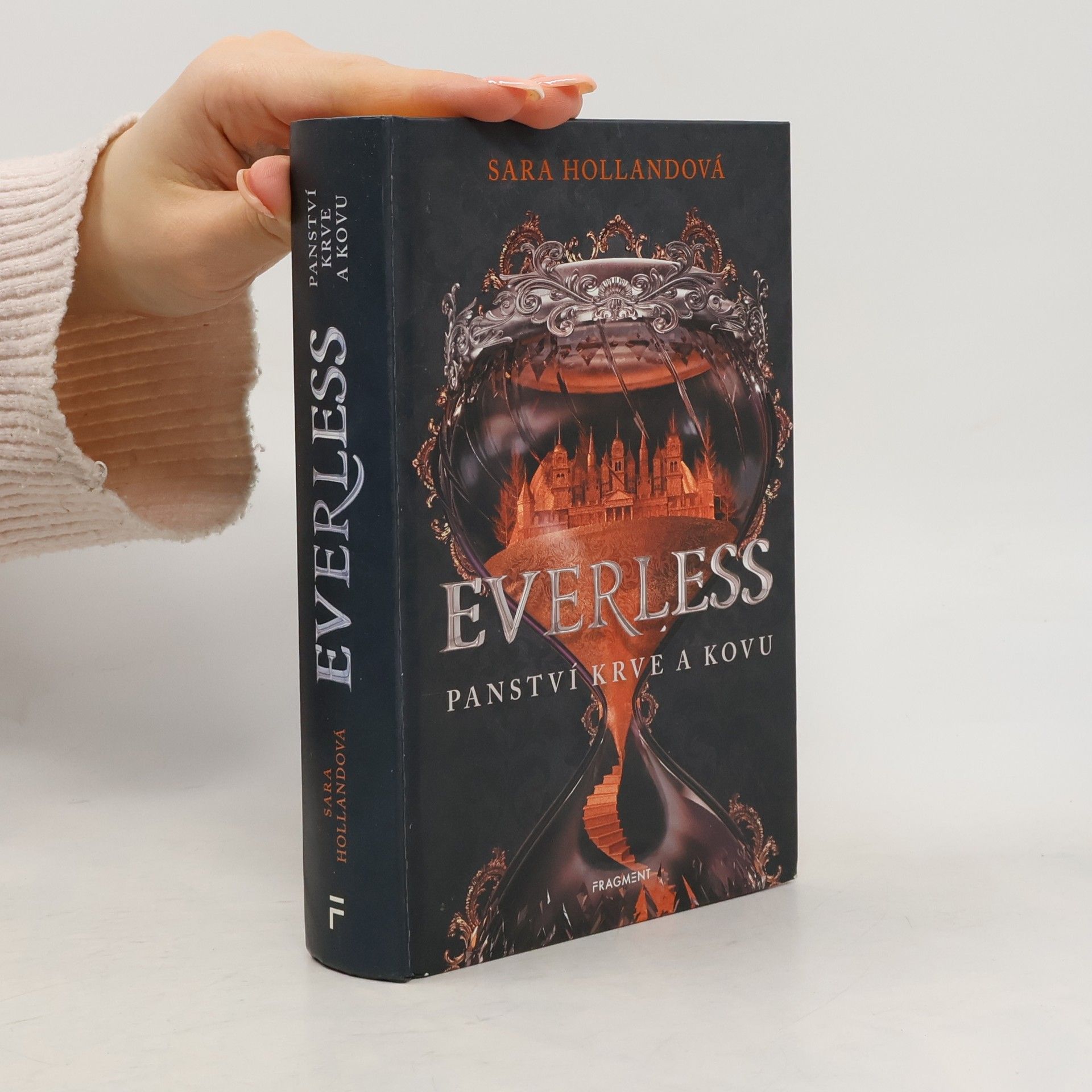 Sara Holland Everless: Panství krve a kovu