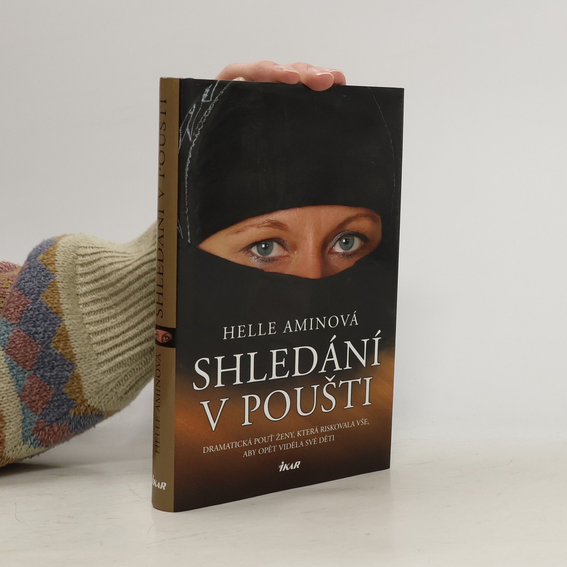 Helle Amin Shledání v poušti