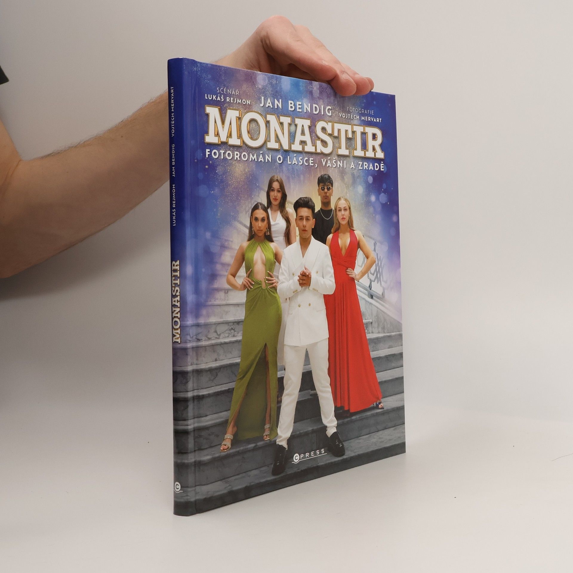 Monastir: Fotoromán o lásce, vášni a zradě