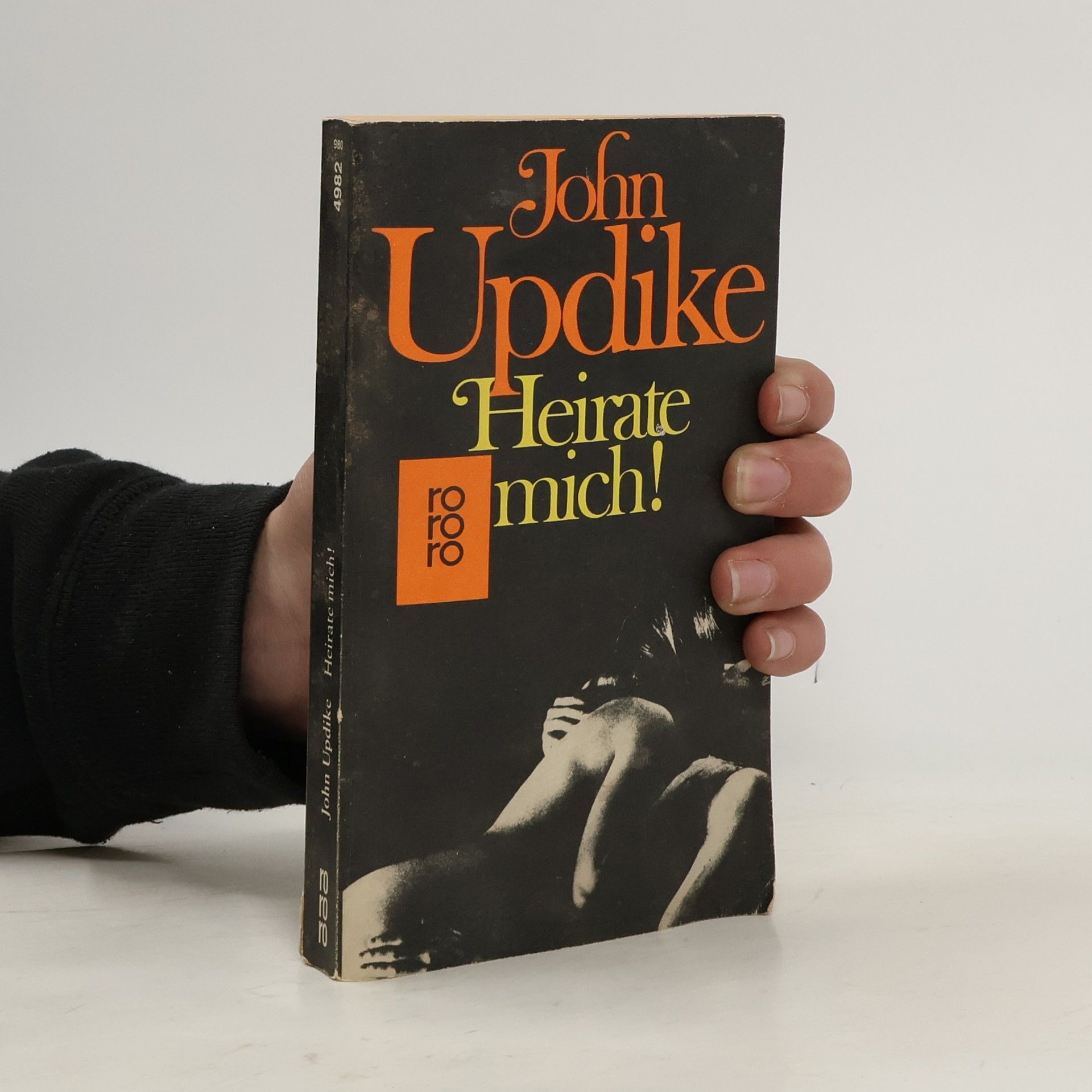 John Updike Heirate mich!