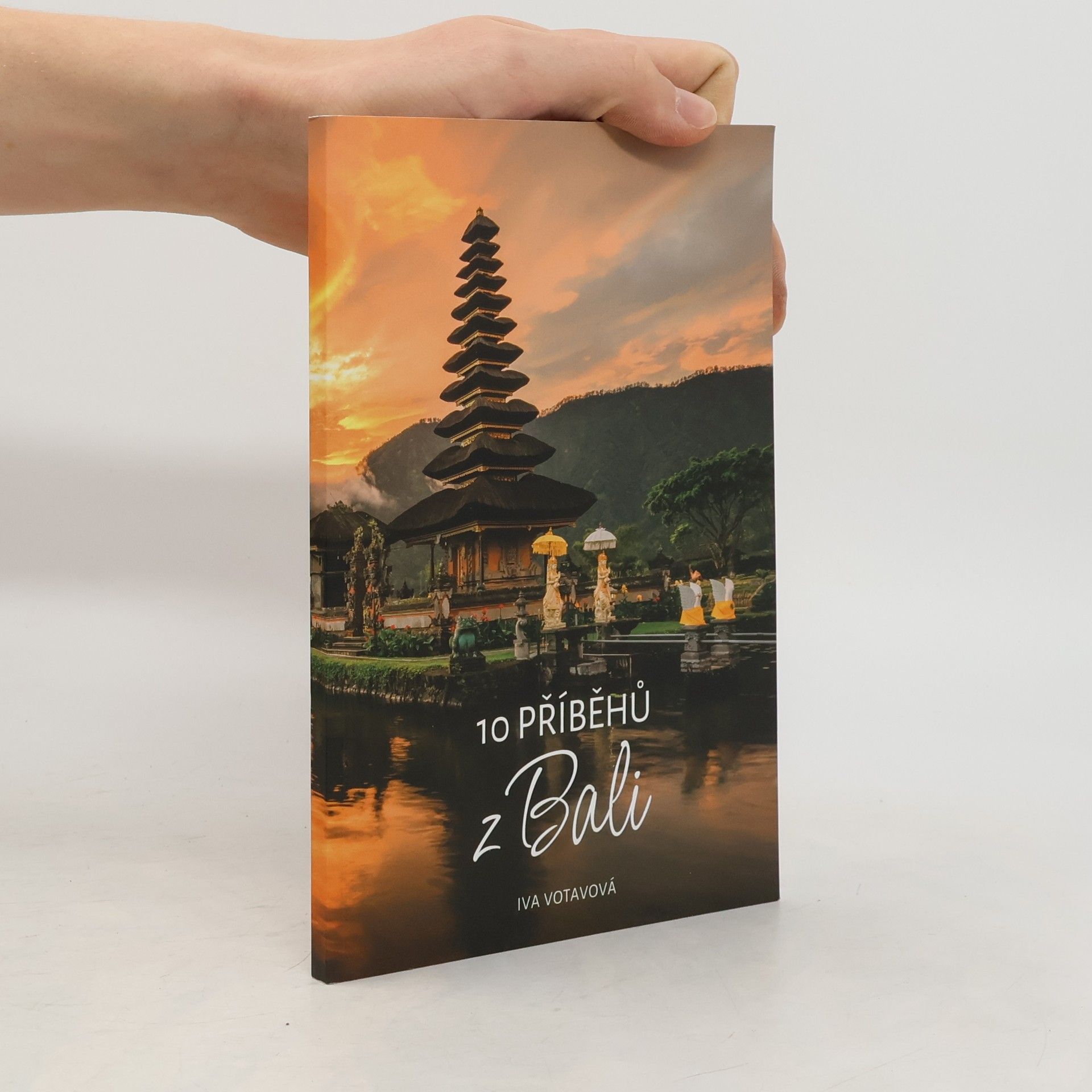 Iva Votavová 10 příběhů z Bali