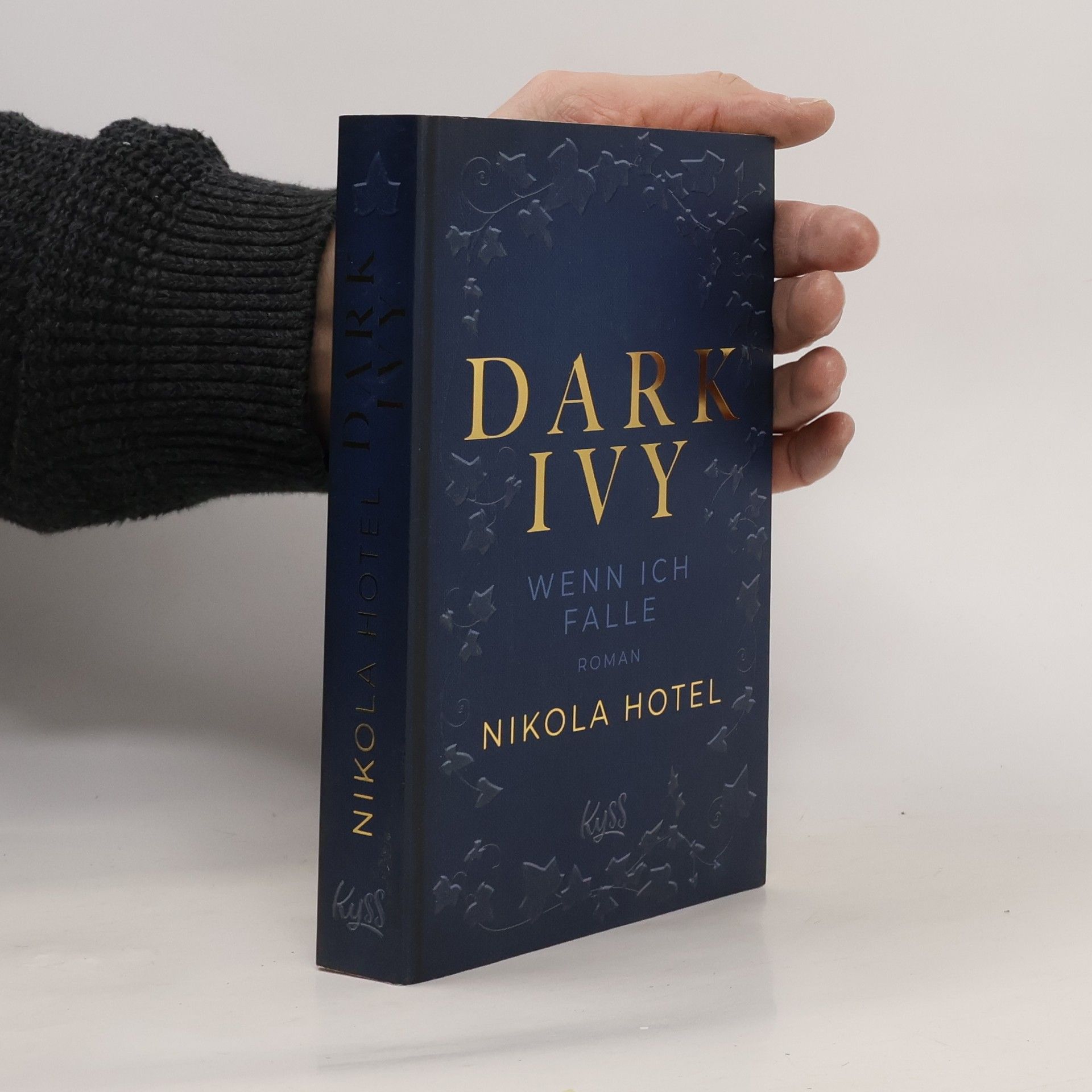 Nikola Hotel Dark Ivy - Wenn ich falle