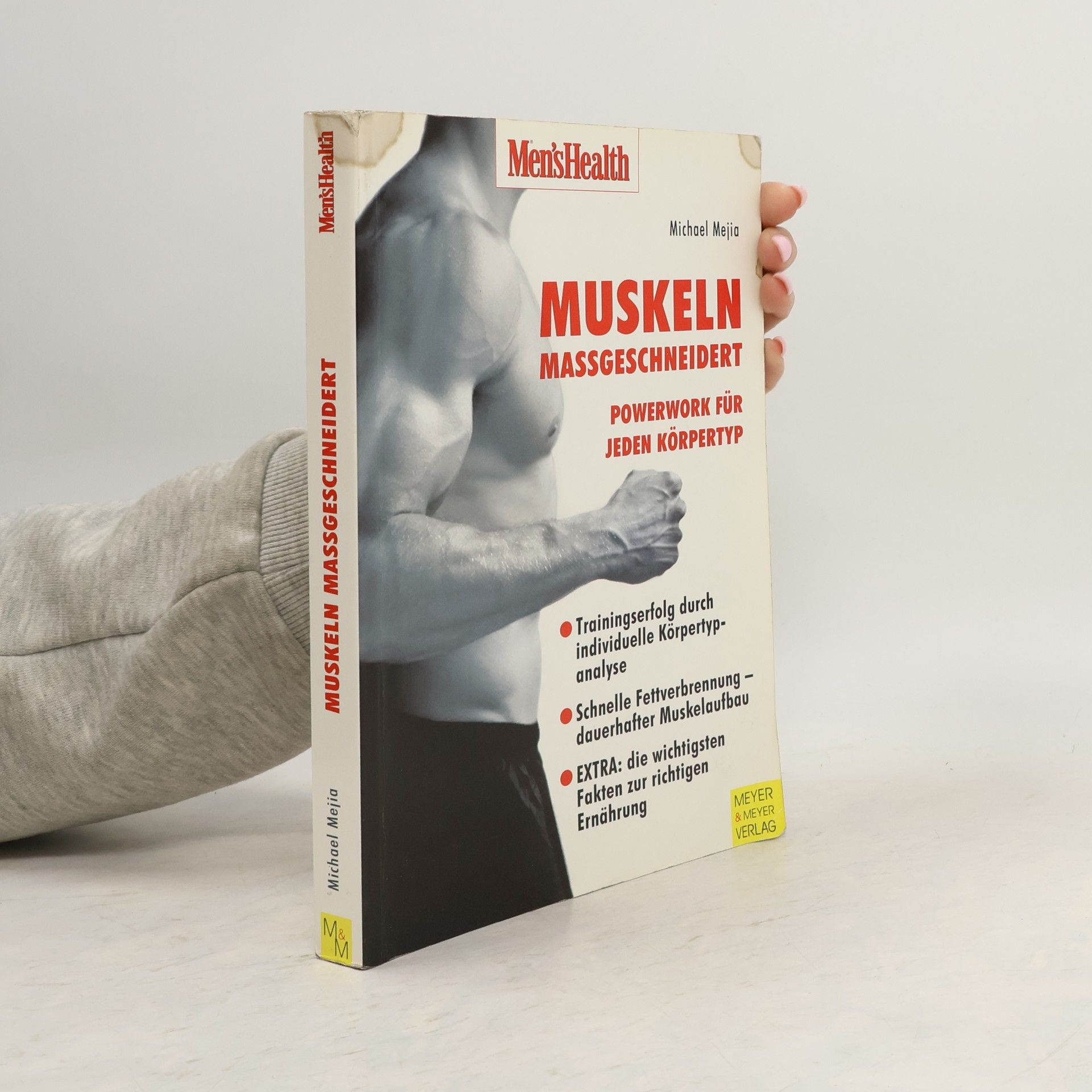 Michael Mejia Muskeln maßgeschneidert