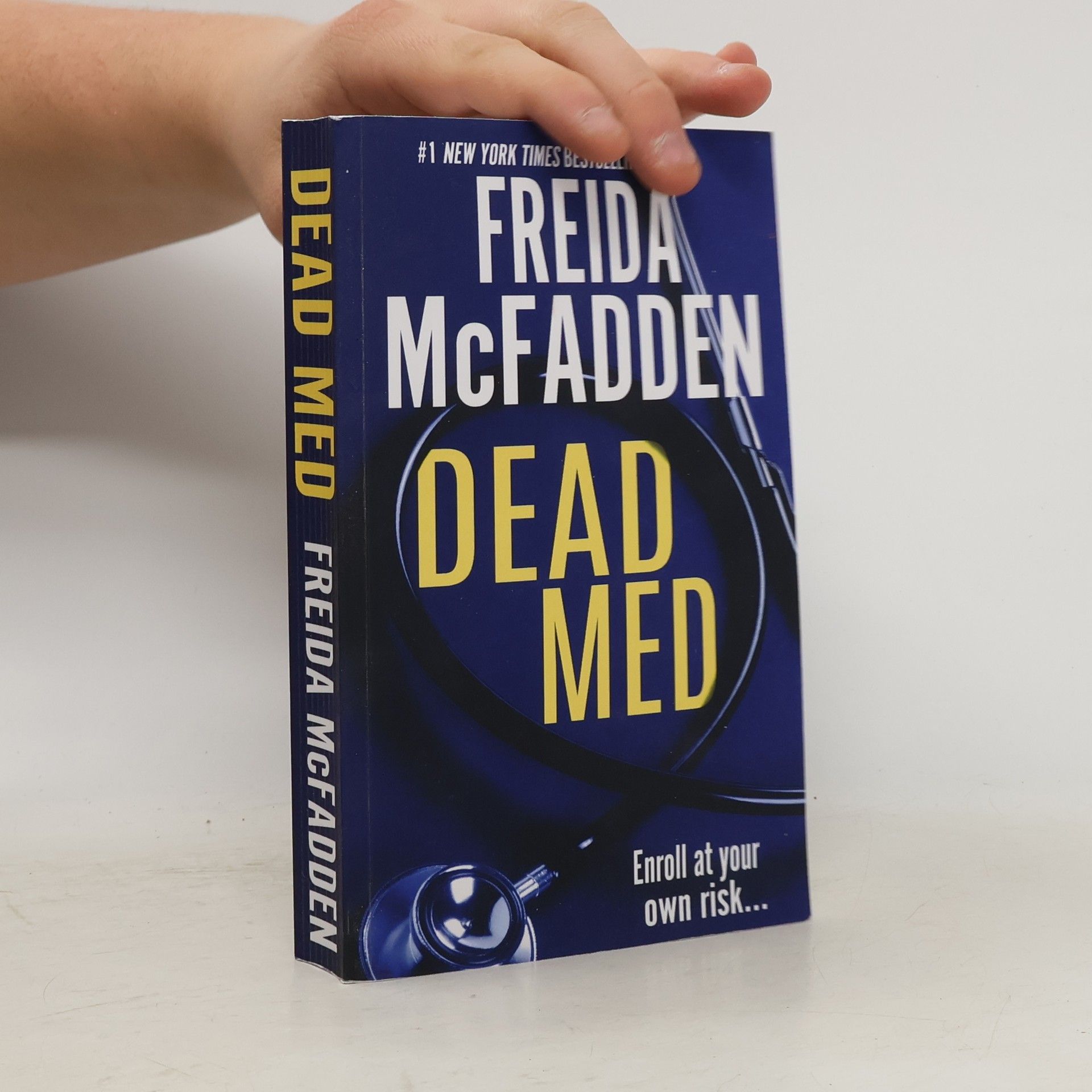 Freida McFadden Dead Med