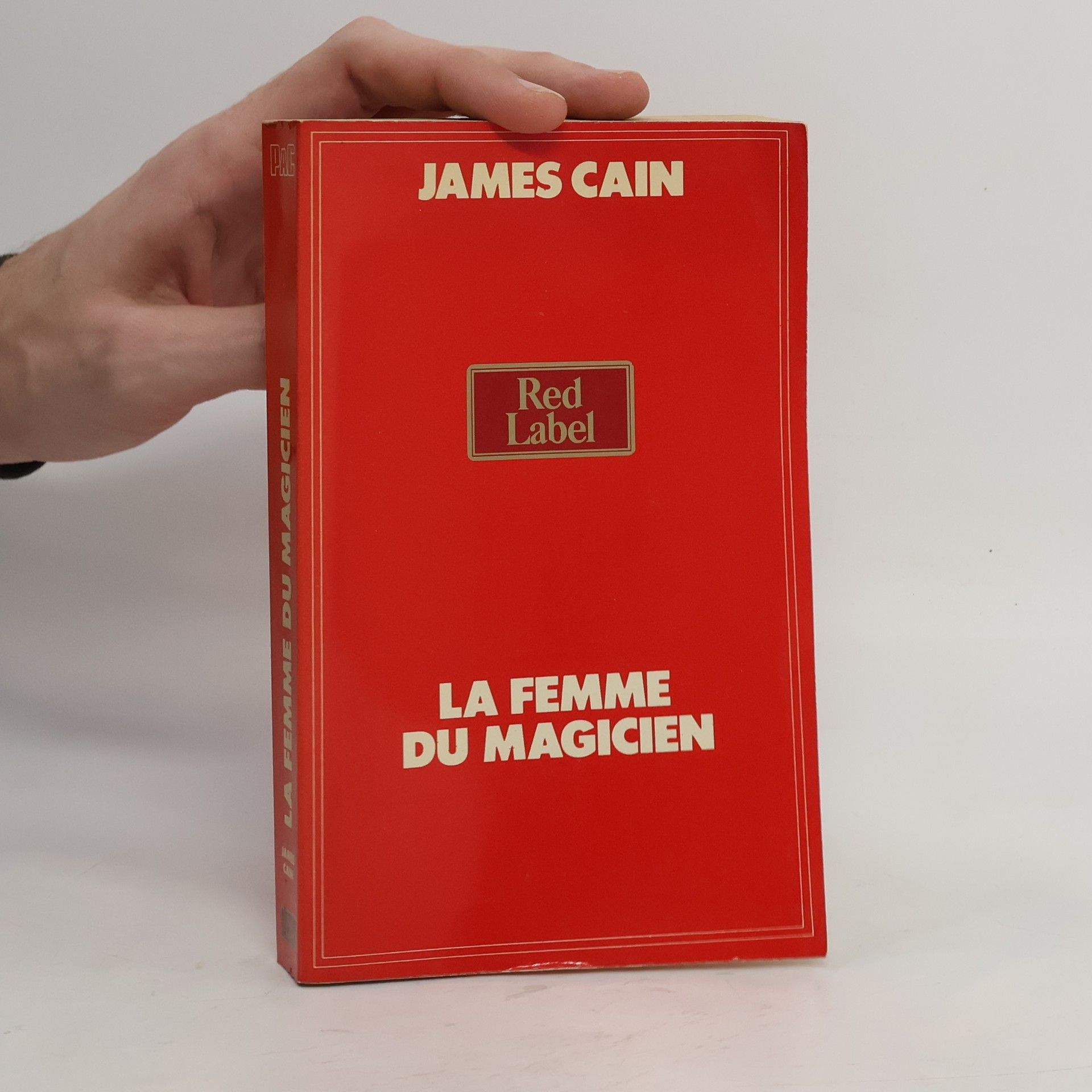 Red Label: Le femme du magicien