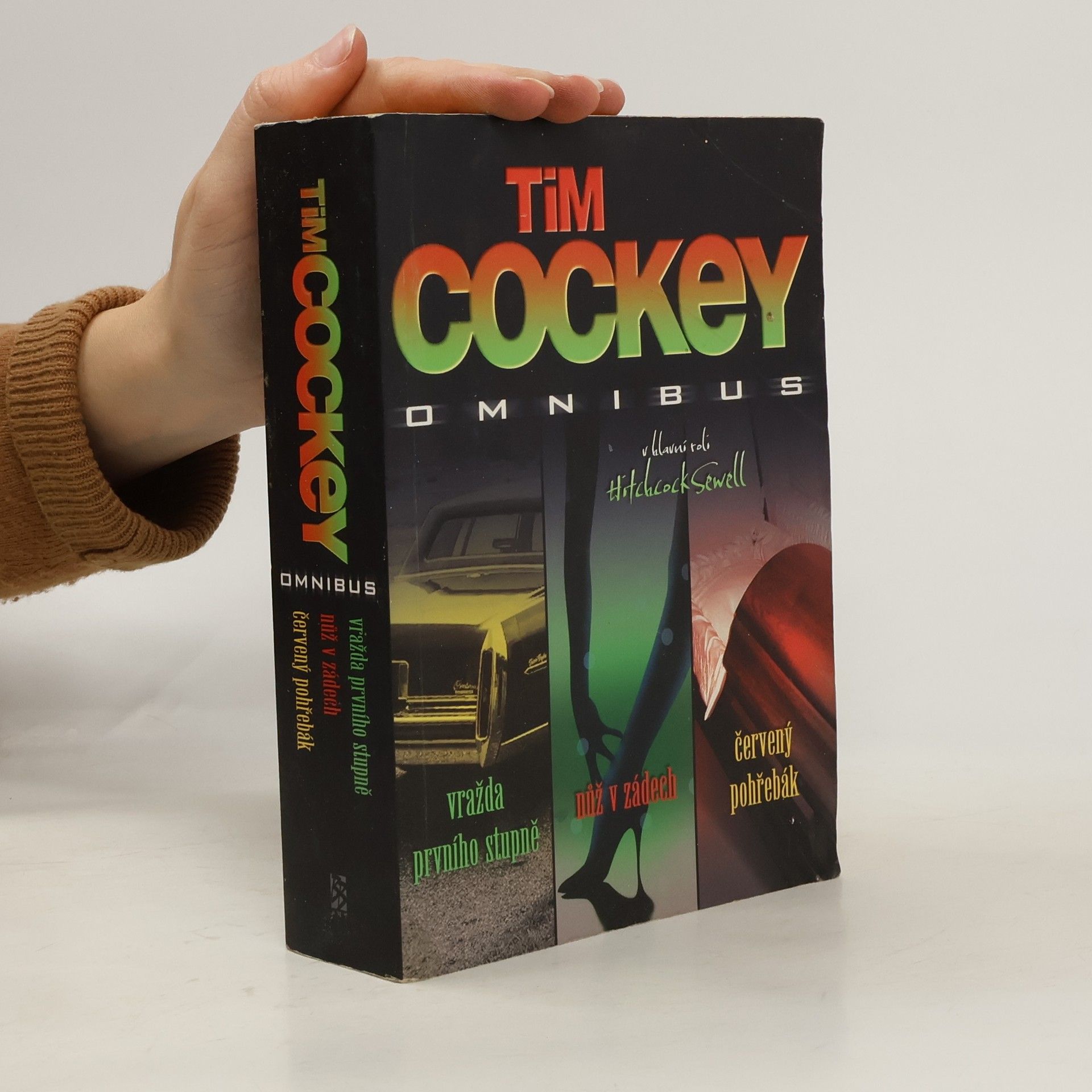 Vražda prvního stupně. Nůž v zádech. Červený pohřebák