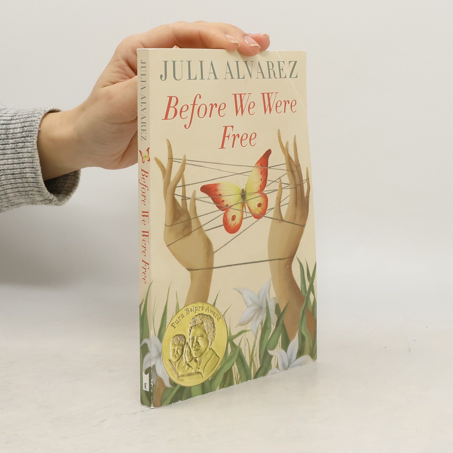 Julia Alvarez Before We Were Free