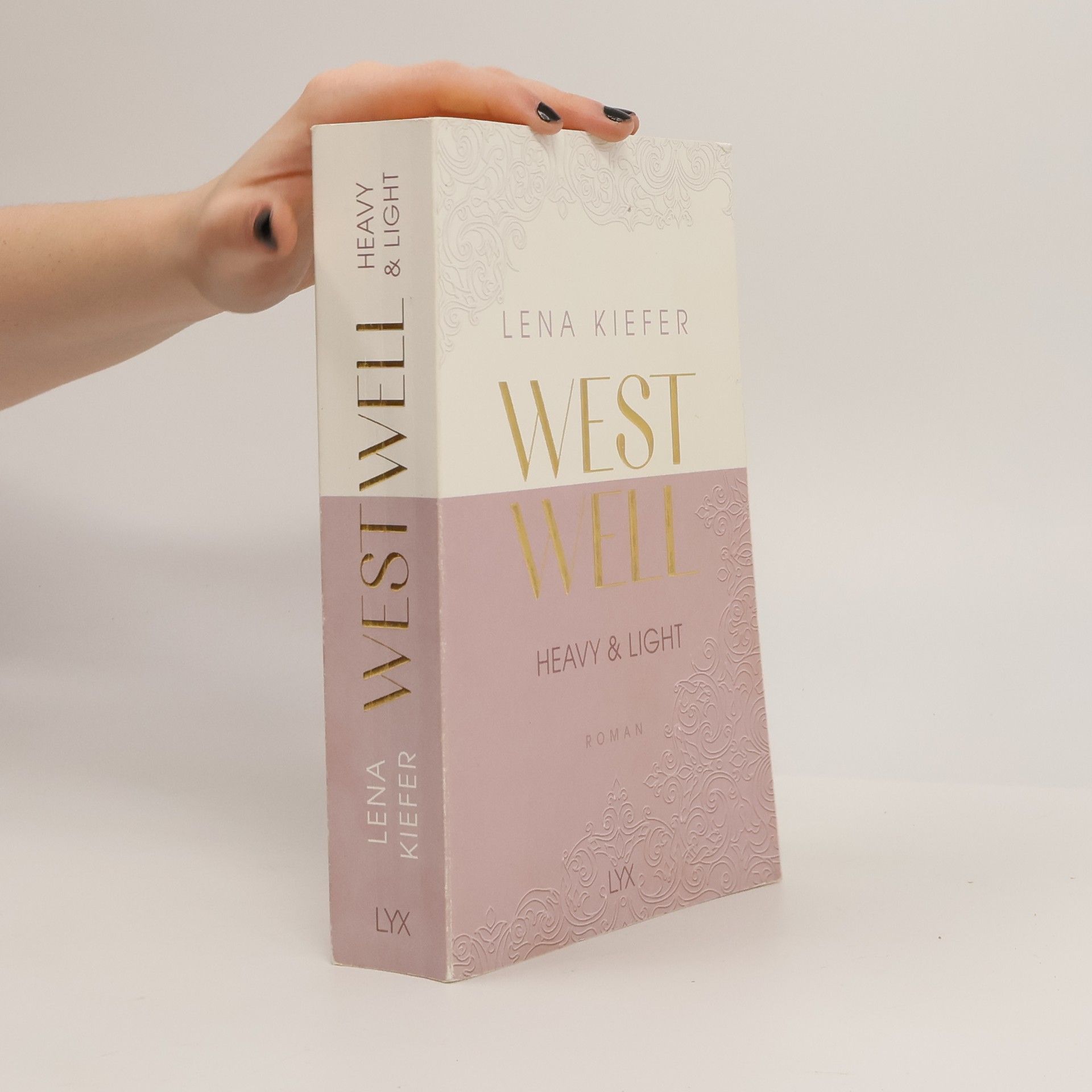 Lena Kiefer Westwell. Heavy & Light