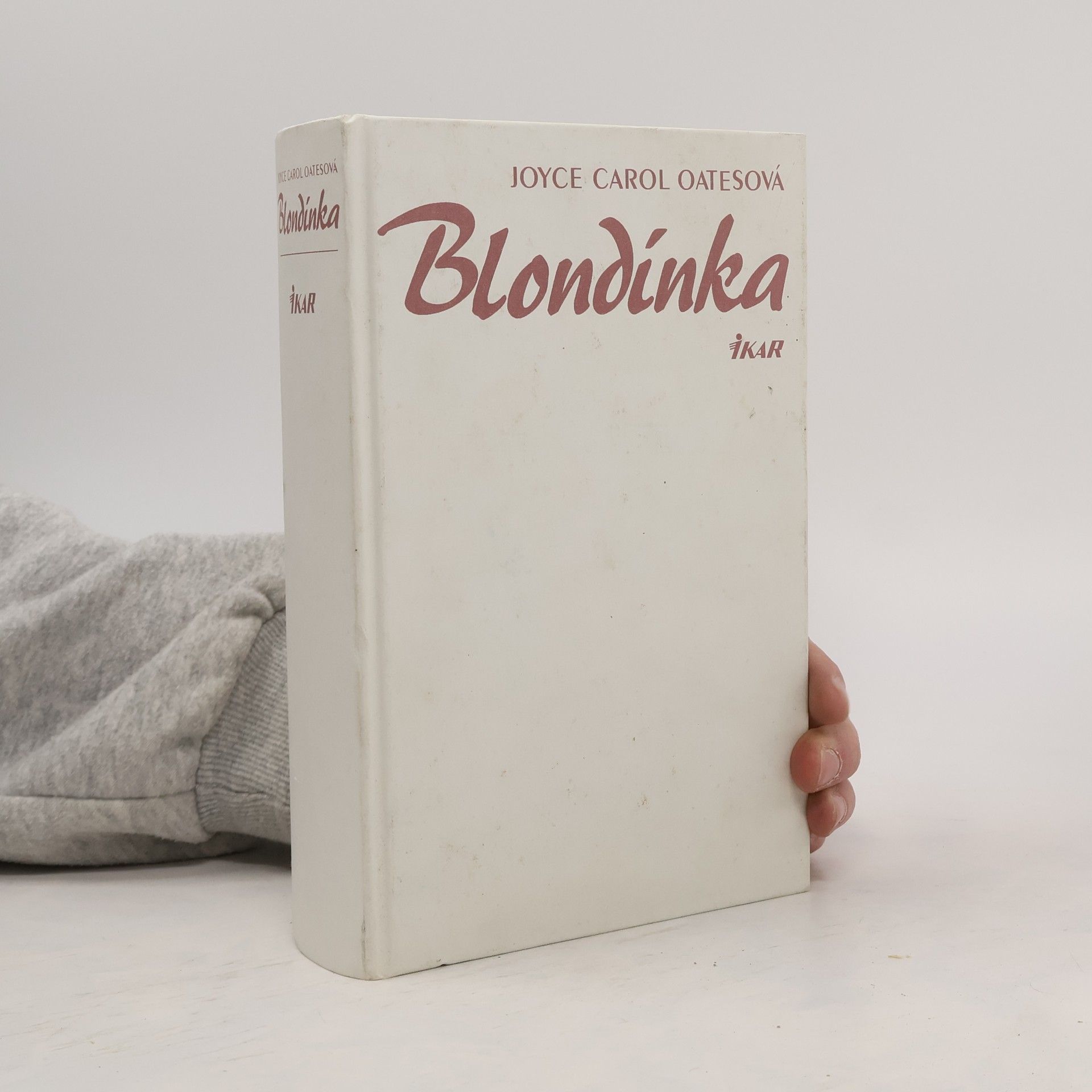 Joyce Carol Oates Blondínka