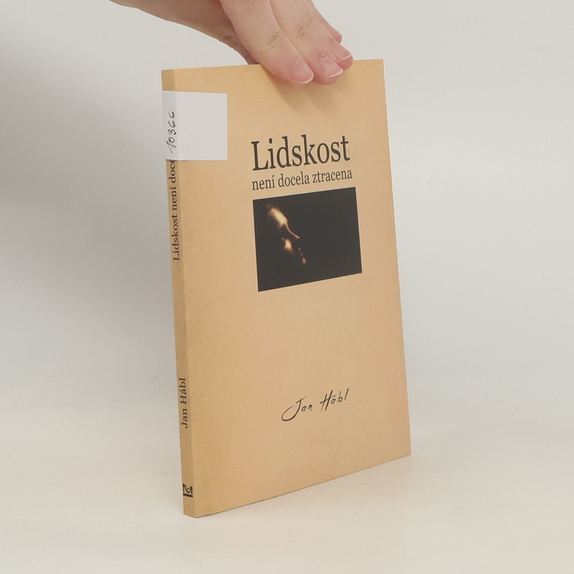 Lidskost není docela ztracena