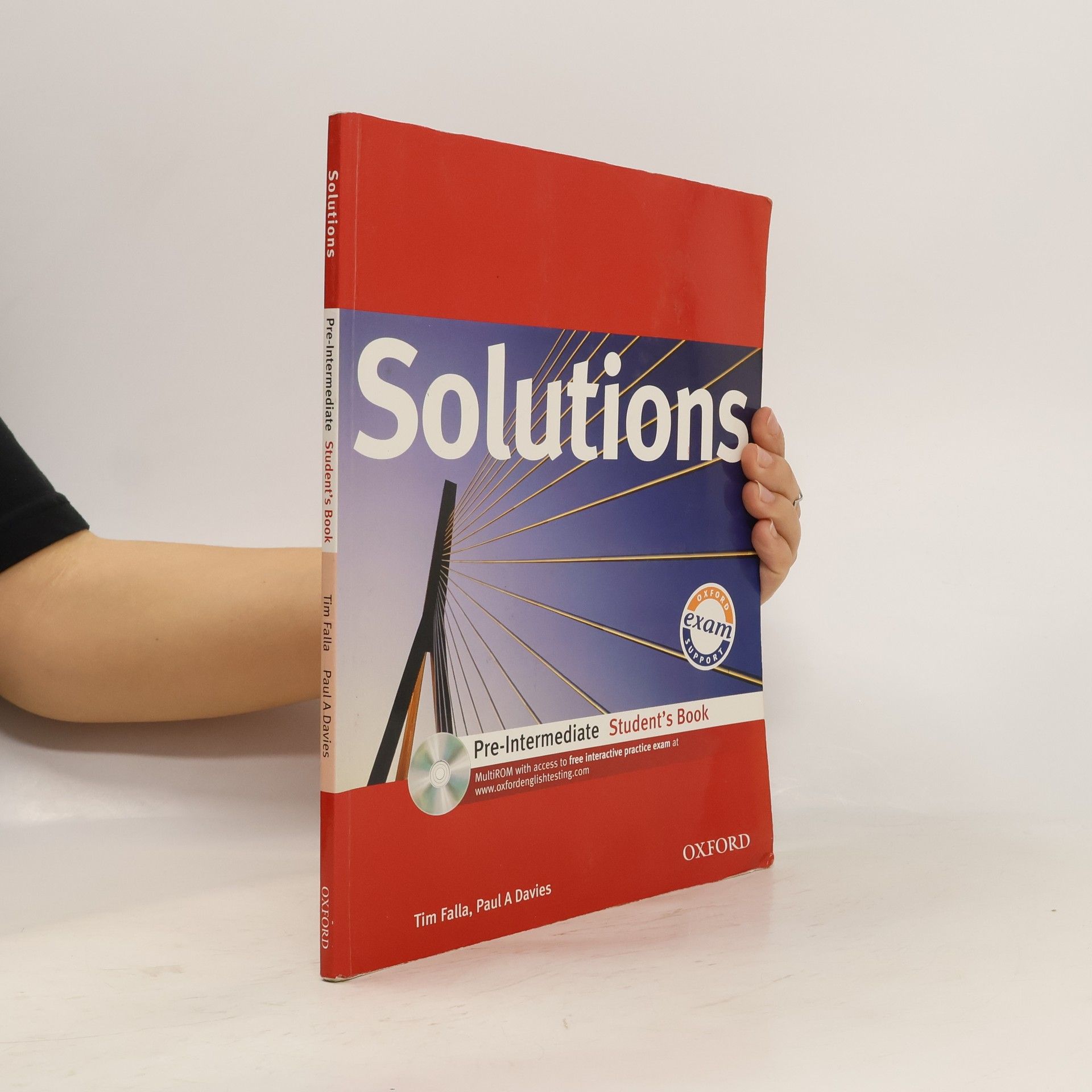 Tim Falla Solutions Pre-intermediate Student´s Book + CD-ROM (International Edition)