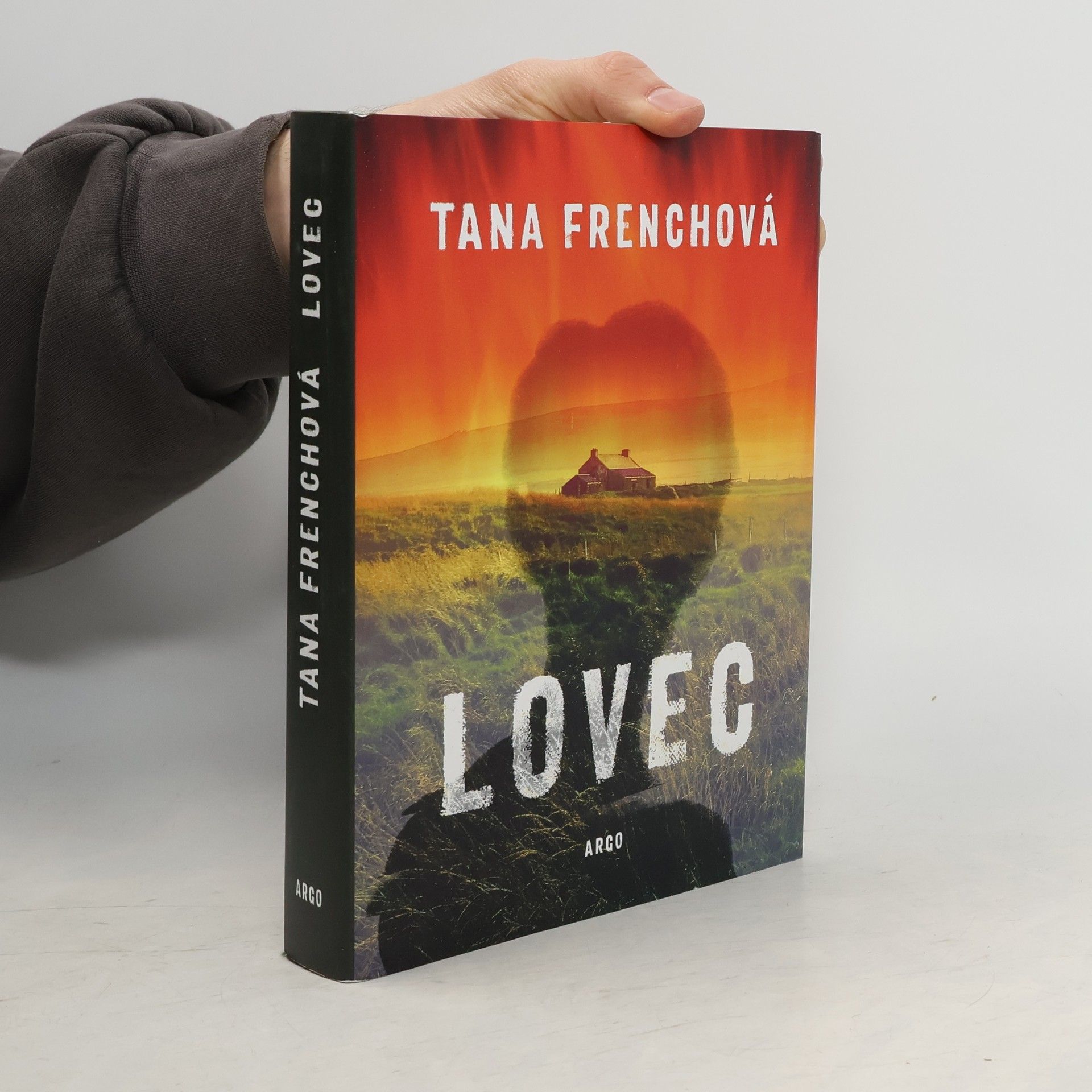 Tana French Lovec