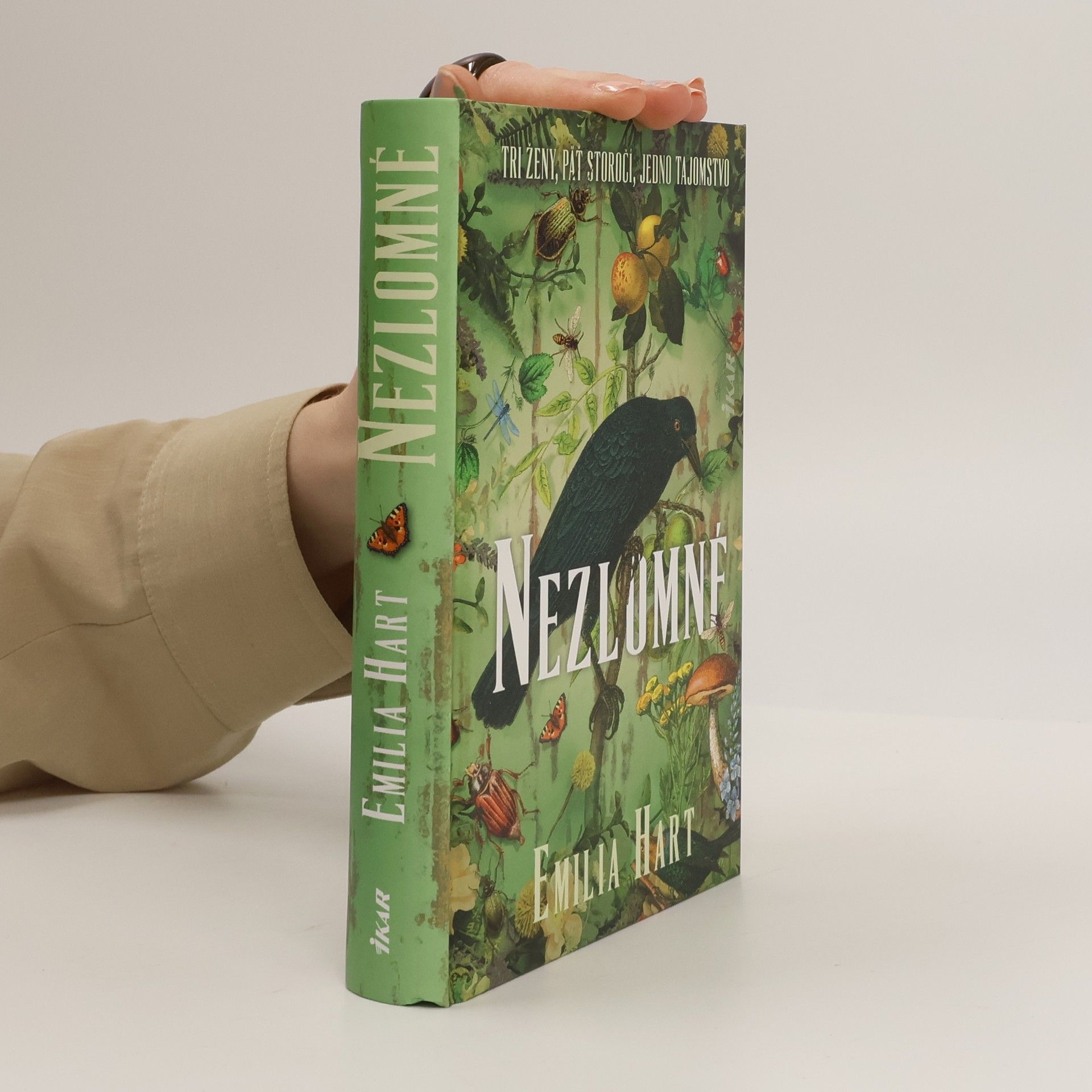 Emilia Hart Nezlomné