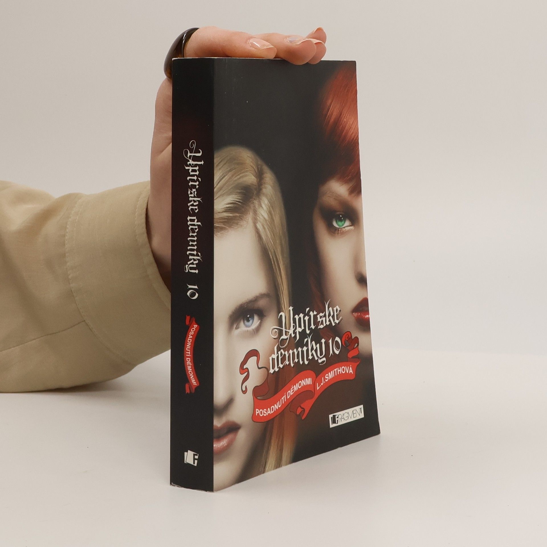 Lisa J. Smith Posadnutí démonmi