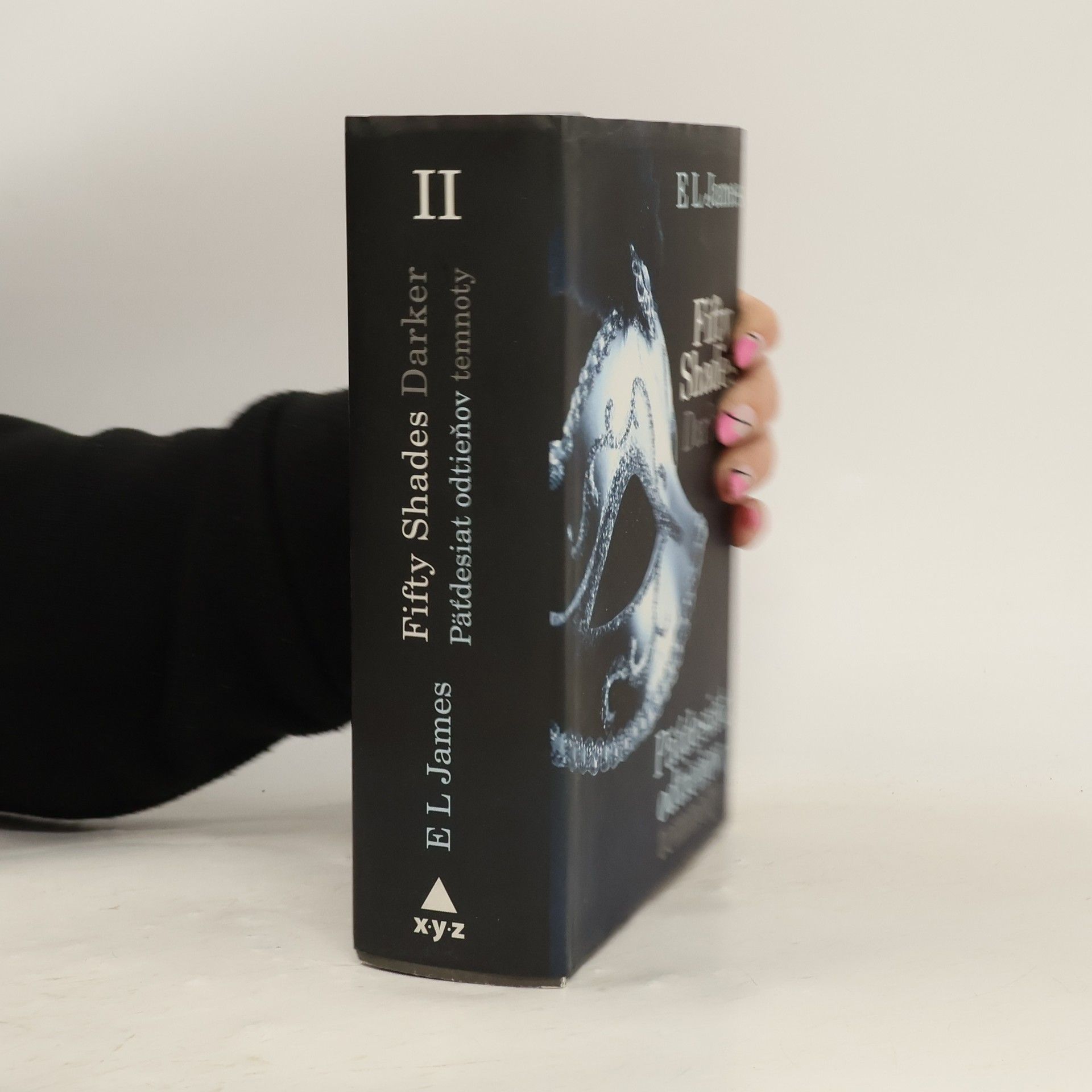 E. L. James Päťdesiat odtieňov temnoty