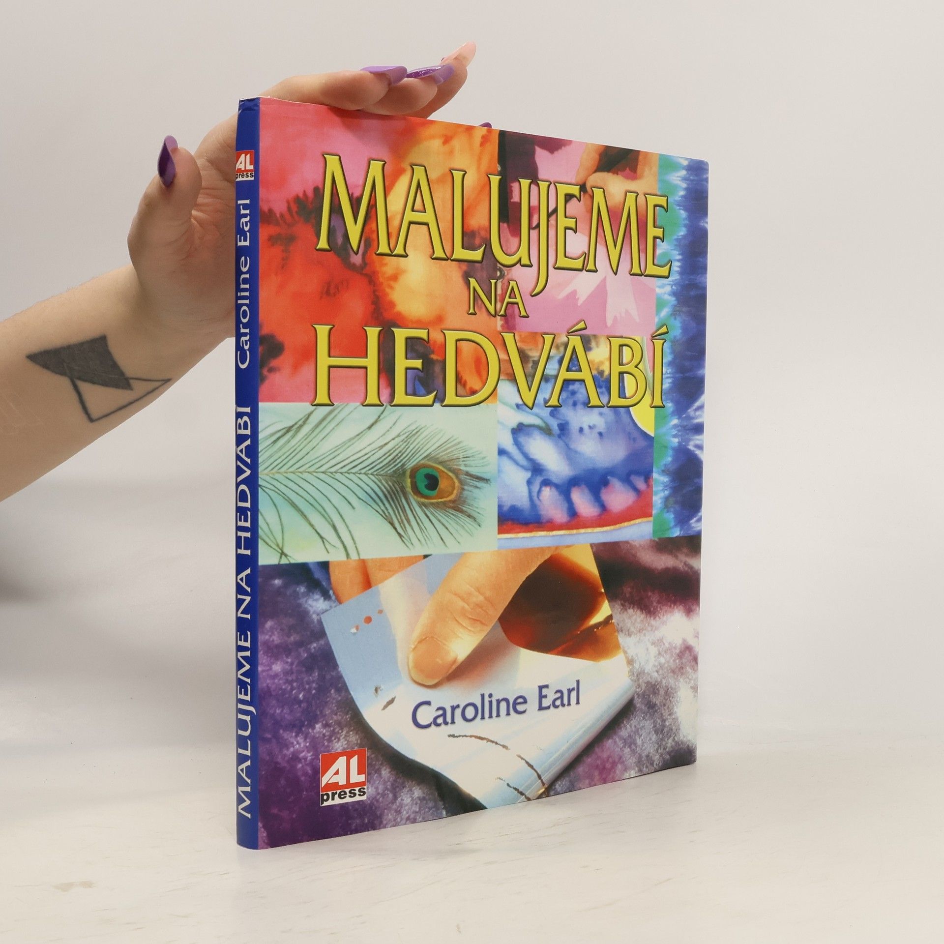 Caroline Earl Malujeme na hedvábí