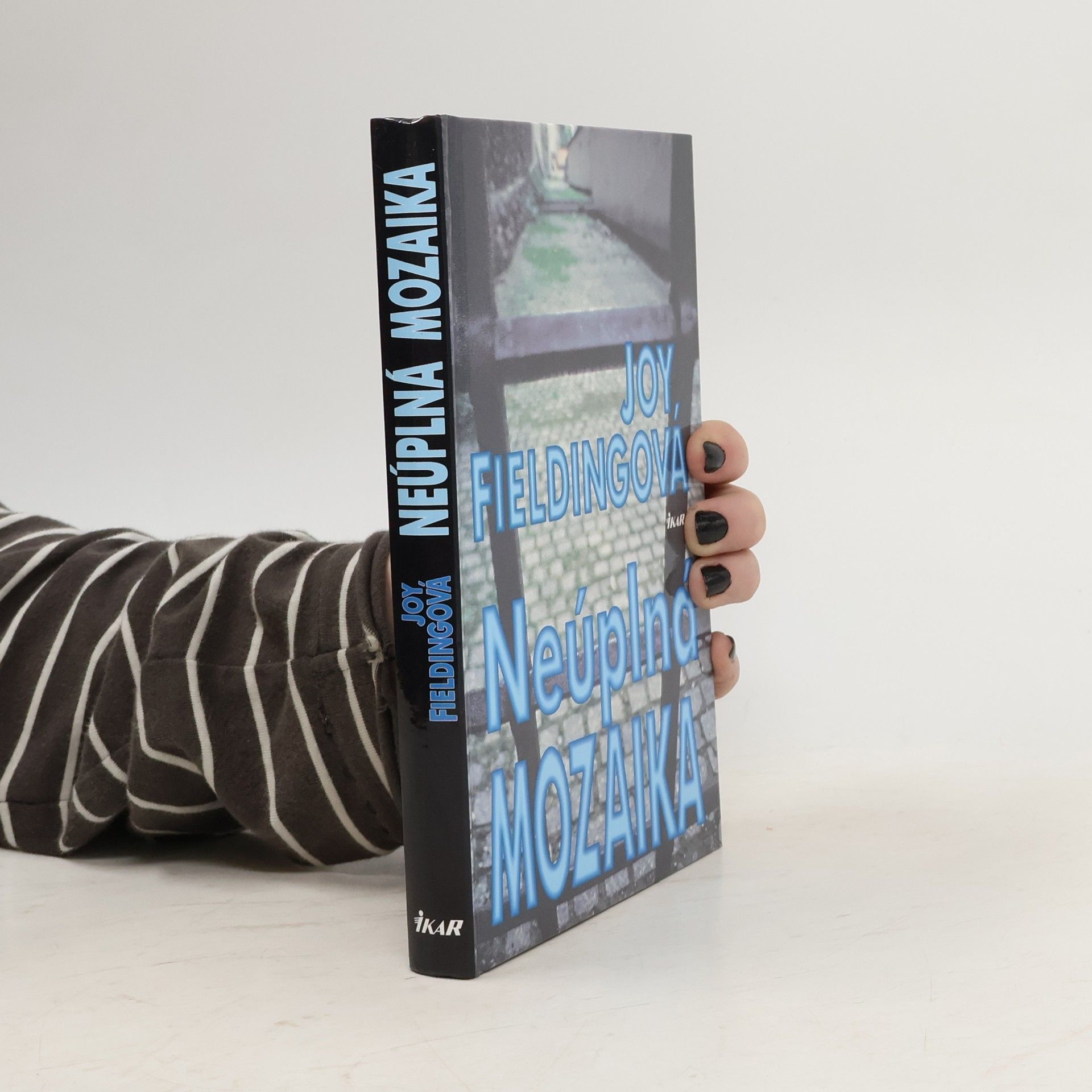 Joy Fielding Neúplná mozaika