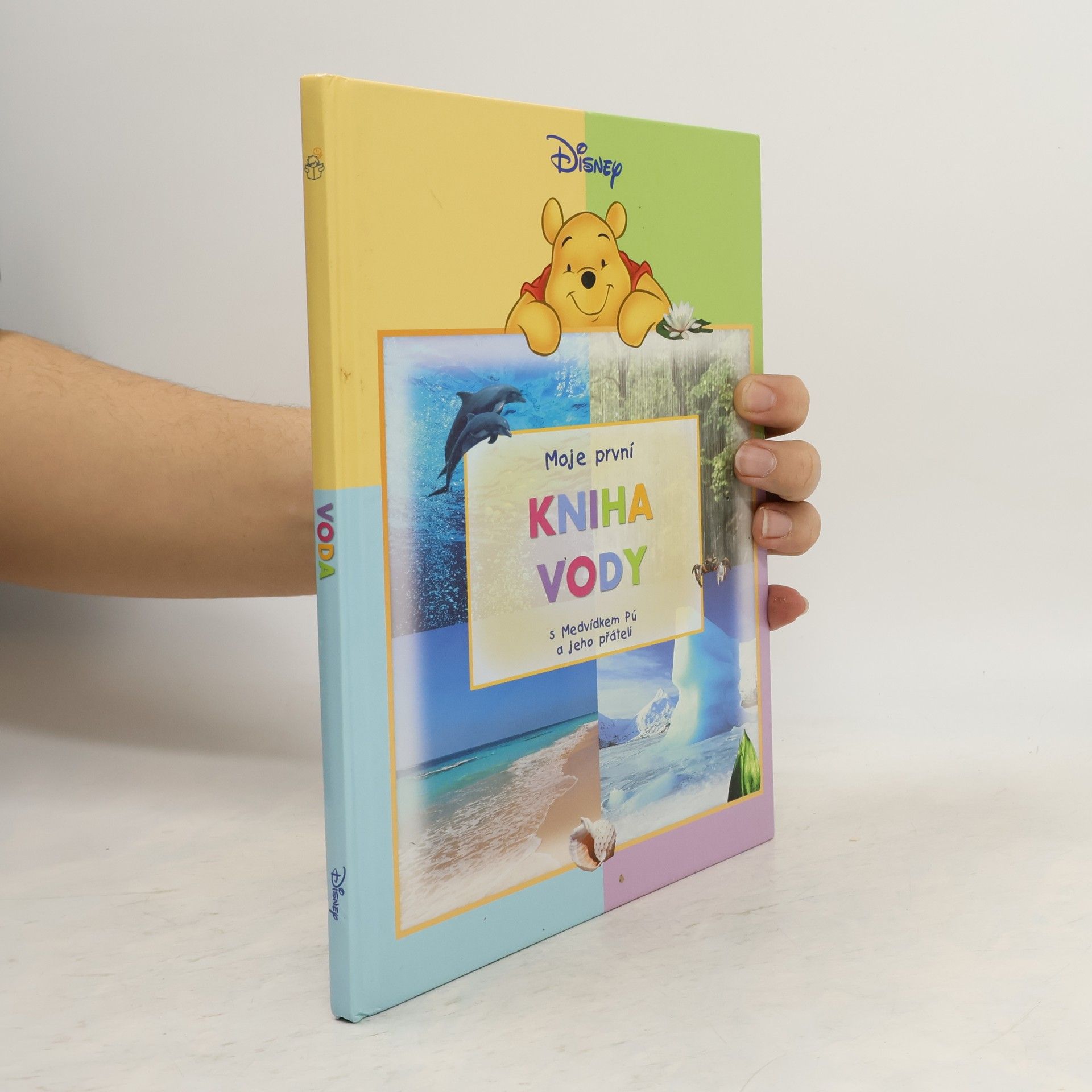 Walt Disney Moje první kniha vody s Medvídkem Pú a jeho přáteli