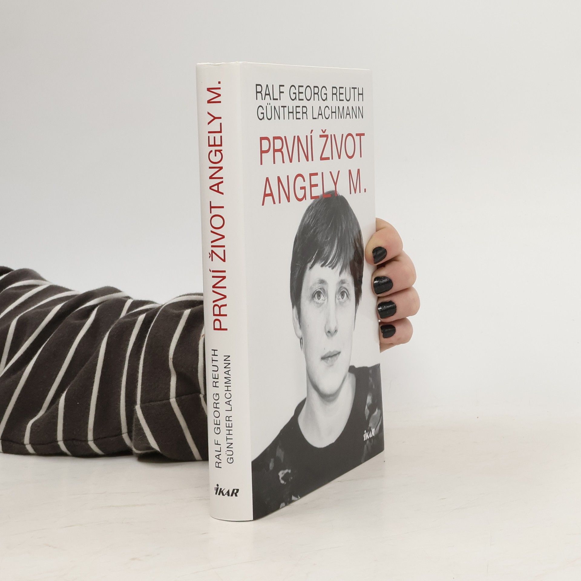 Ralf Georg Reuth První život Angely M.