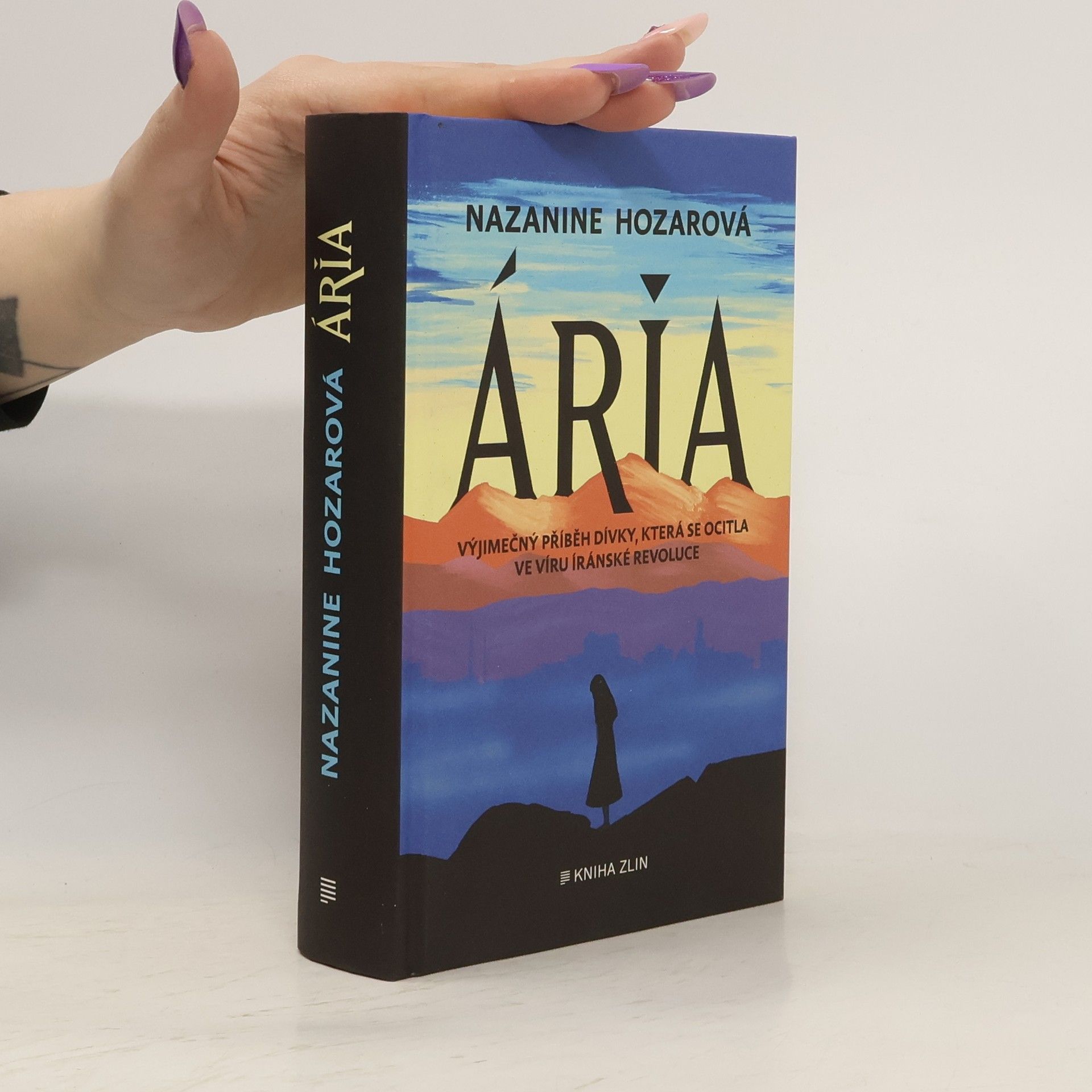 Nazanine Hozar Ária