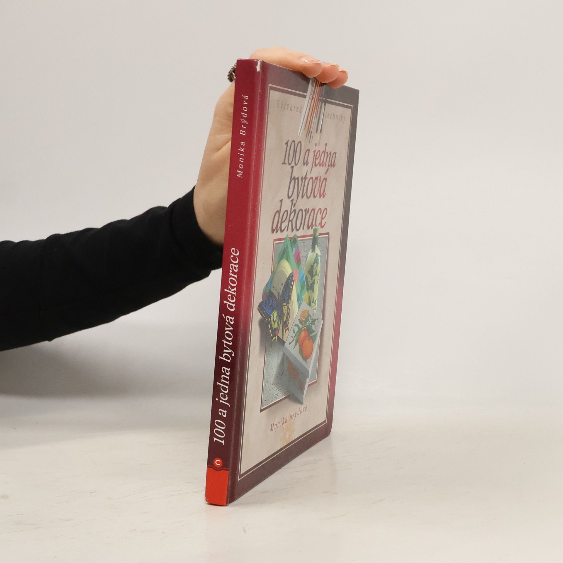 100 a jedna bytová dekorace