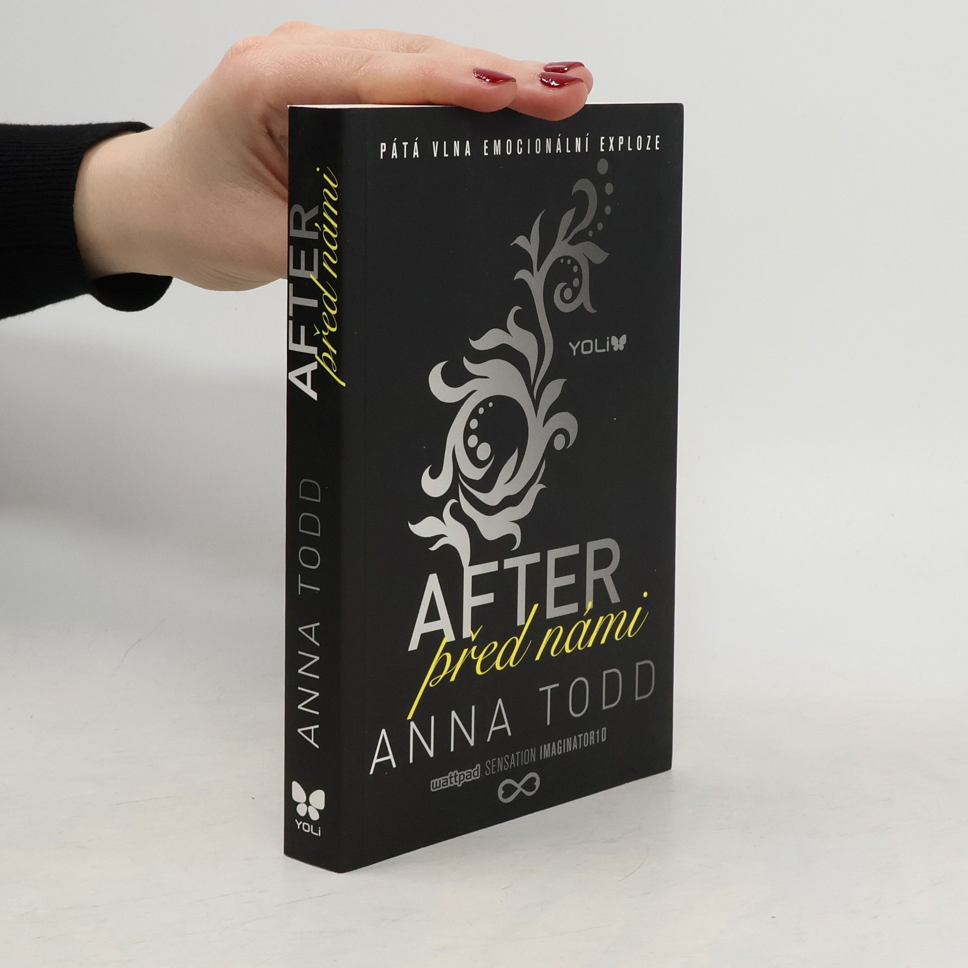 Anna Todd After 5. Před námi