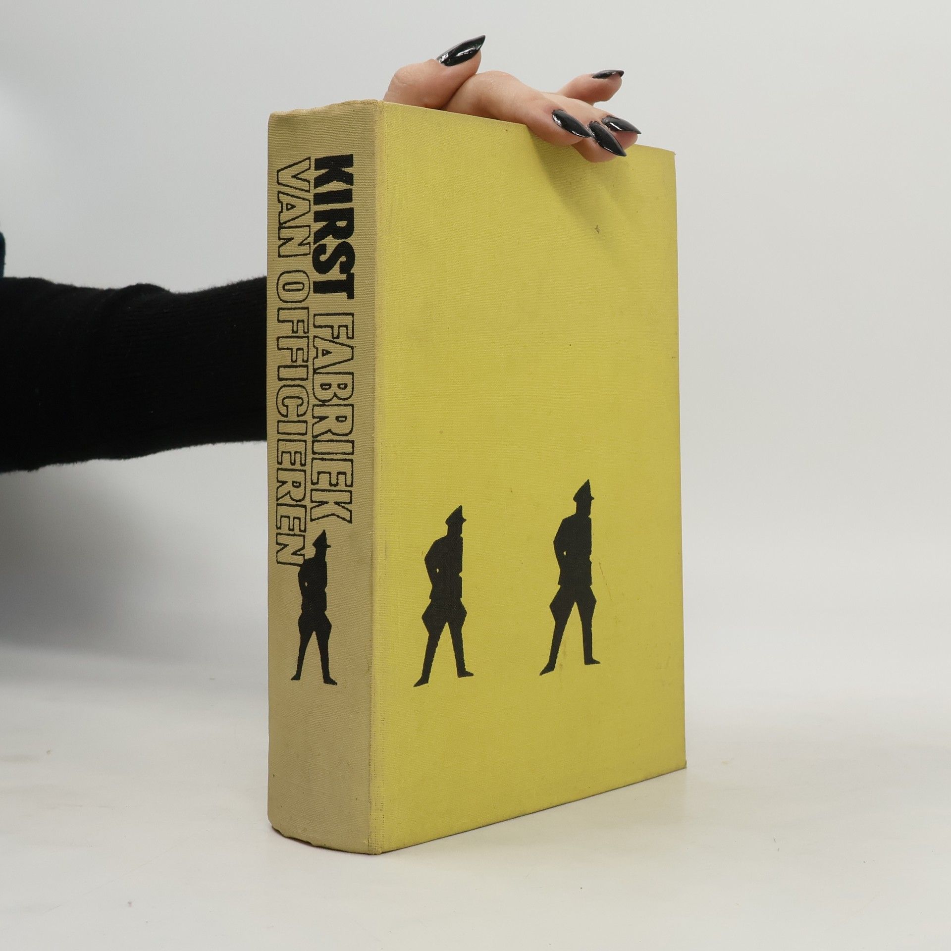 Hans Hellmut Kirst Fabriek van Officieren