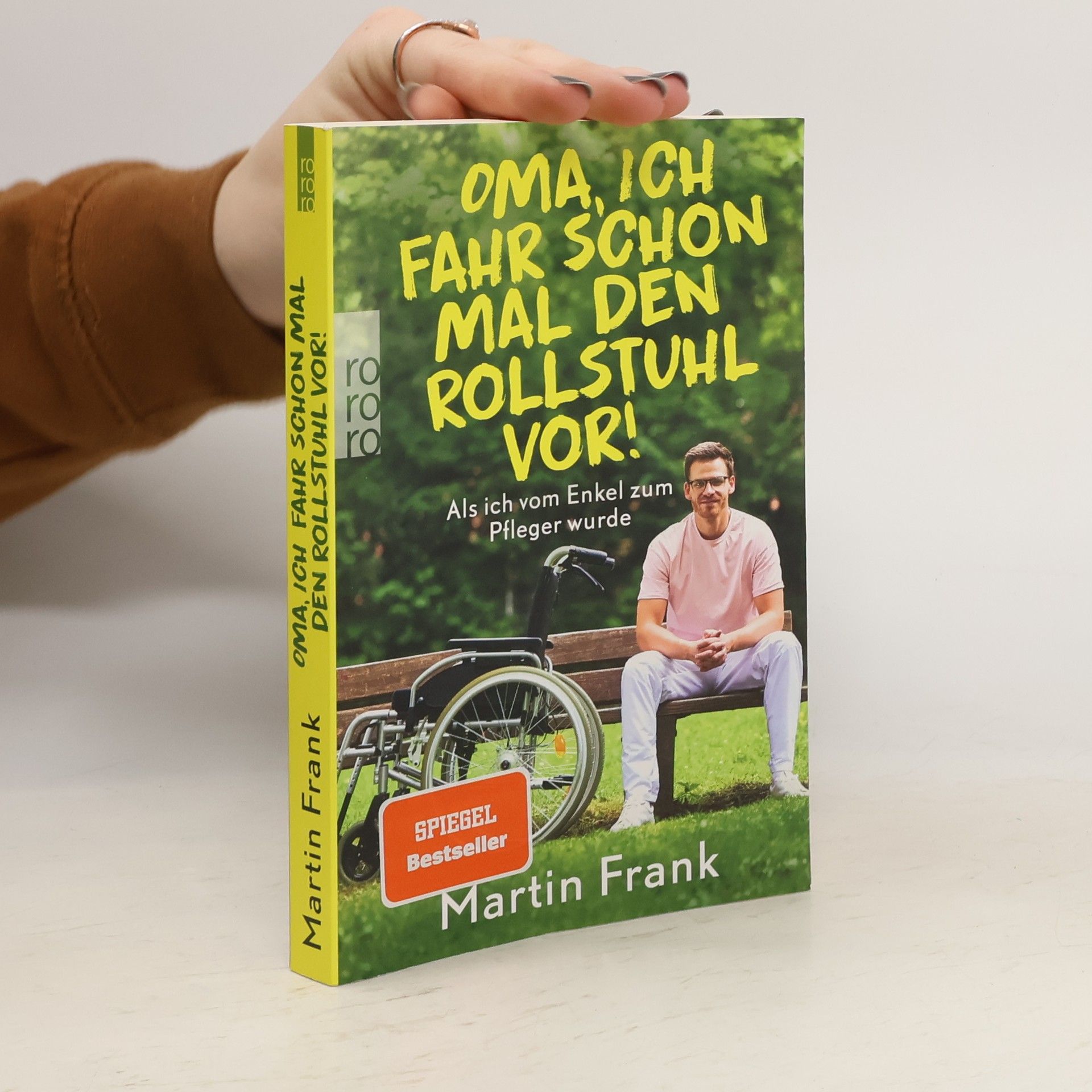 Frank-Martin Goos Oma, ich fahr schon mal den Rollstuhl vor!
