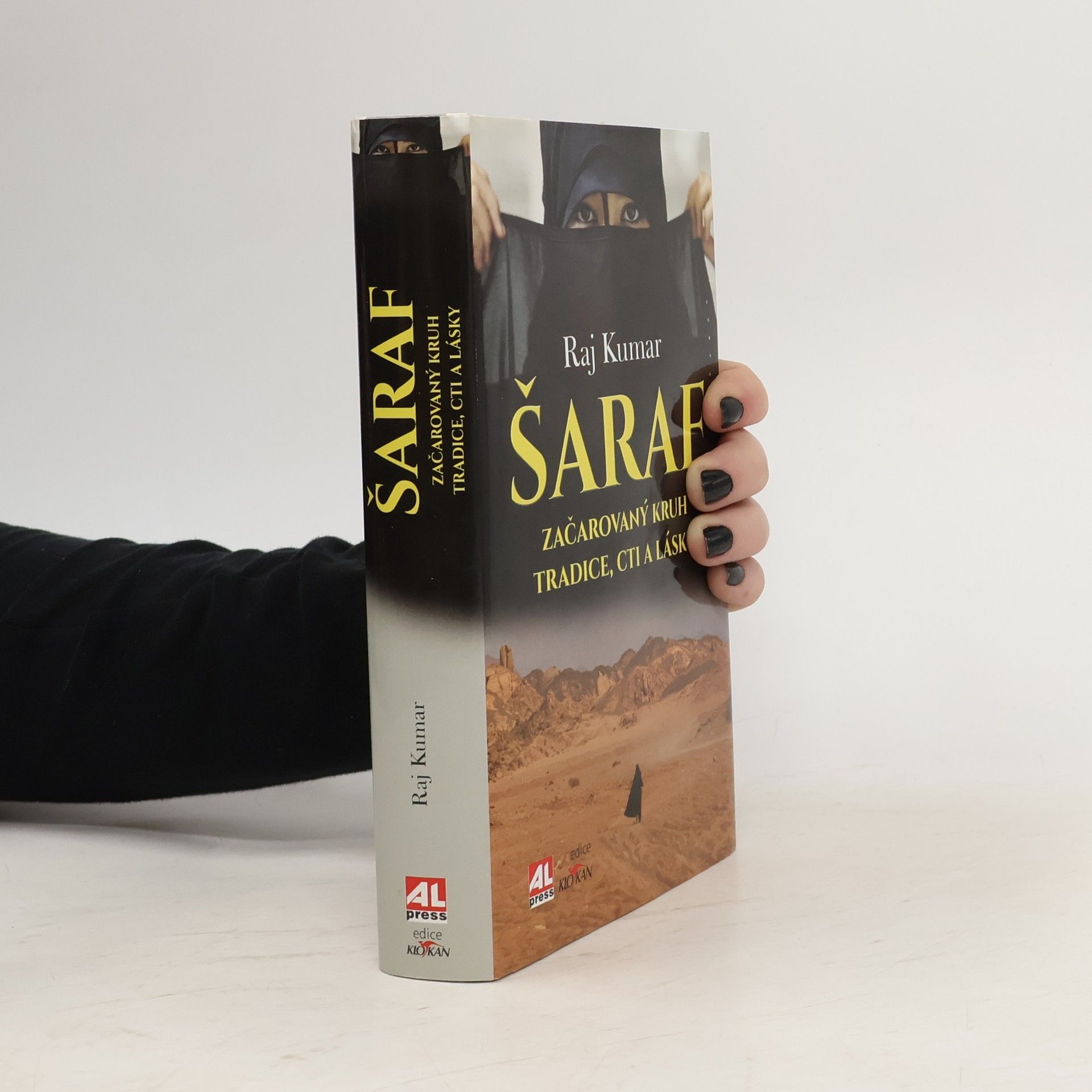 Raj Kumar Šaraf - začarovaný kruh tradice, cti a lásky
