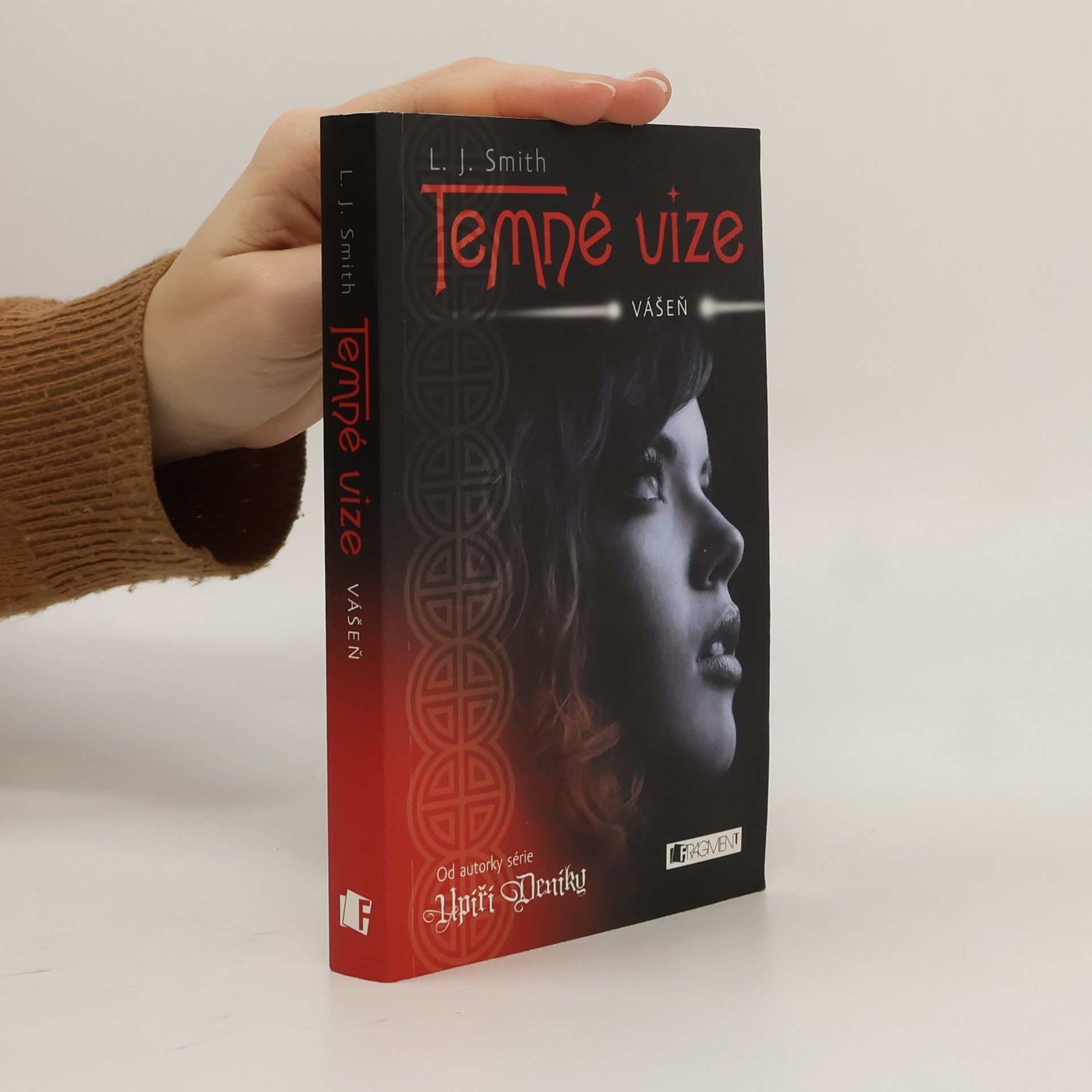 L. J. Smith Temné vize. Vášeň