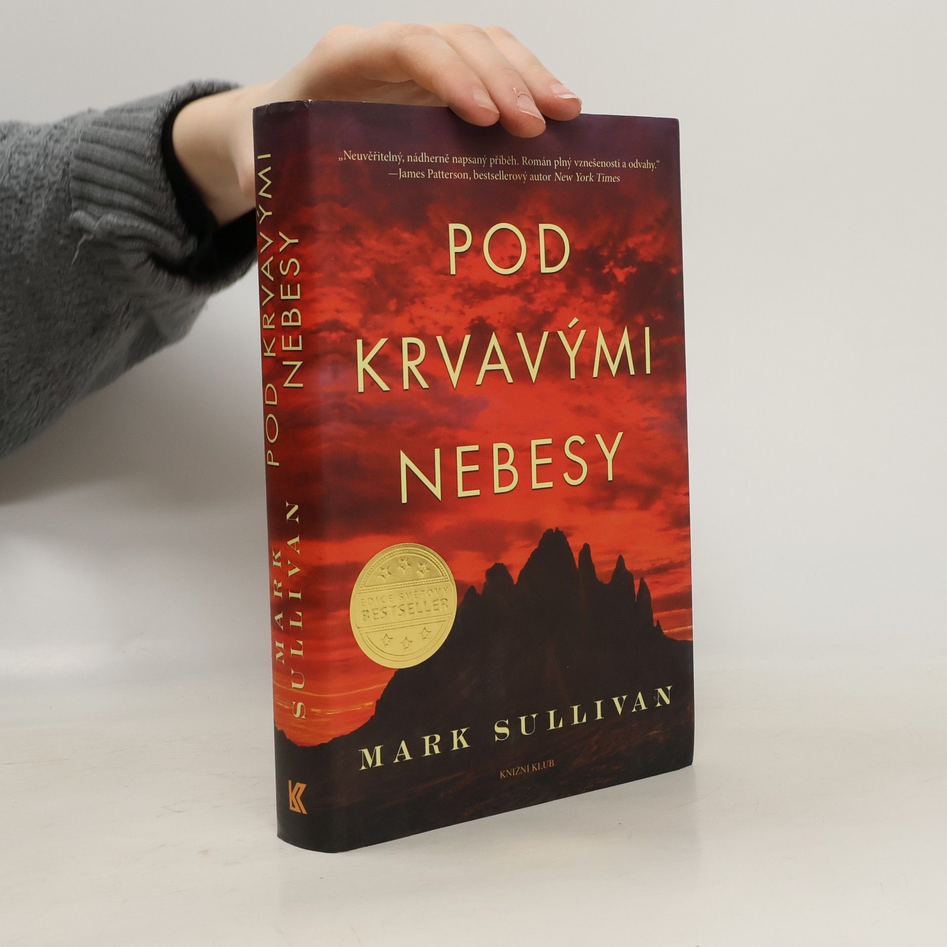 Mark T. Sullivan Pod krvavými nebesy