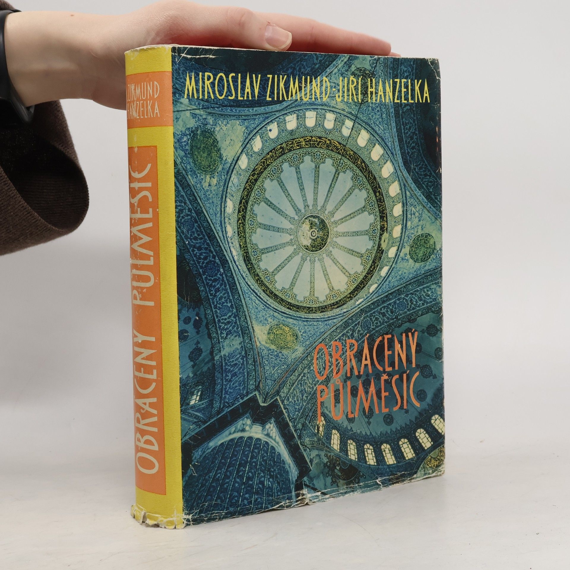 Jiří Hanzelka Obrácený půlměsíc