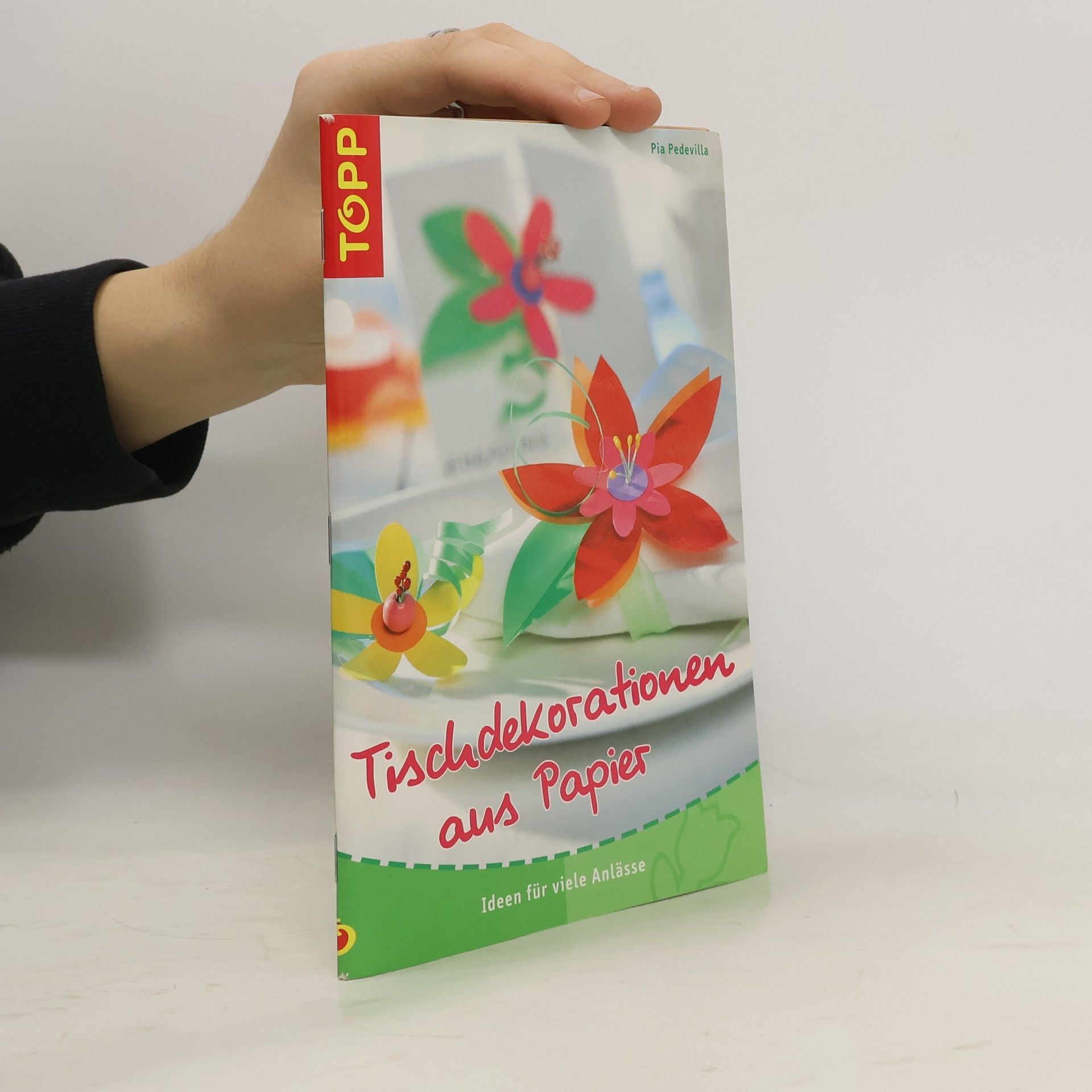 Pia Pedevilla Tischdekorationen aus Papier