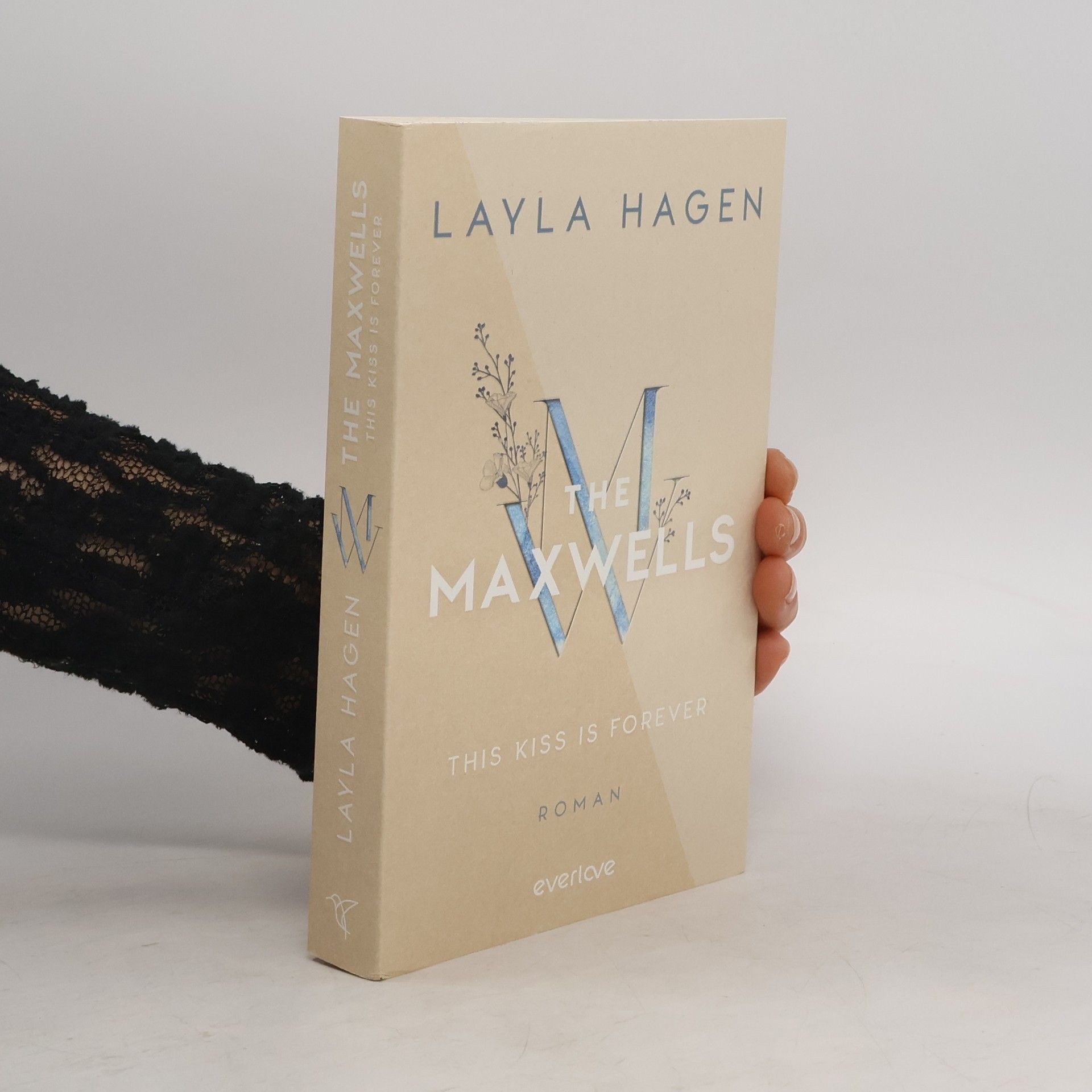 Layla Hagen This Kiss is Forever