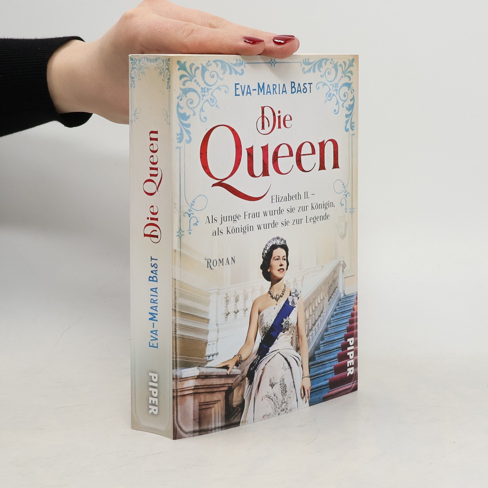 Eva-Maria Bast Die Queen