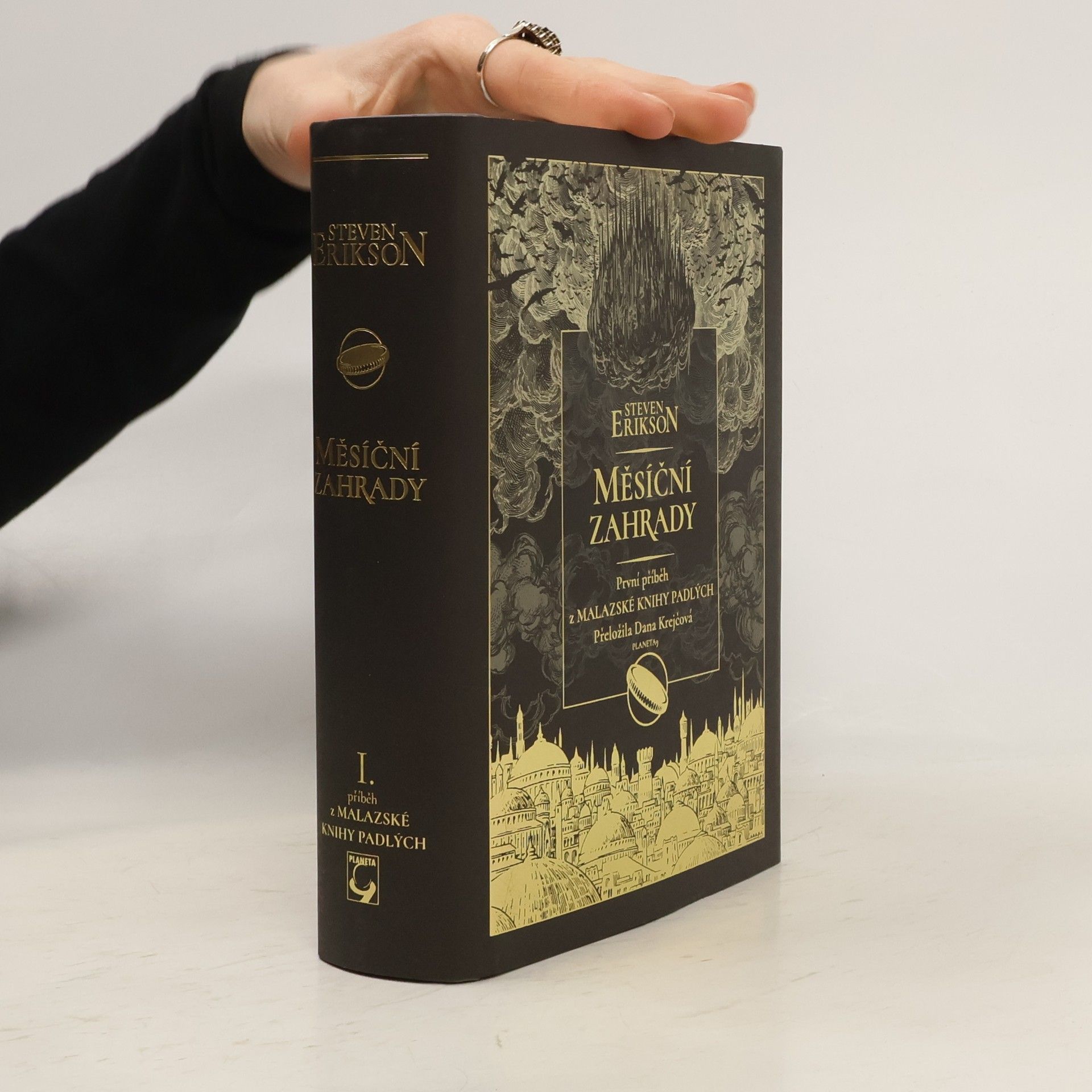 Steven Erikson Měsíční zahrady