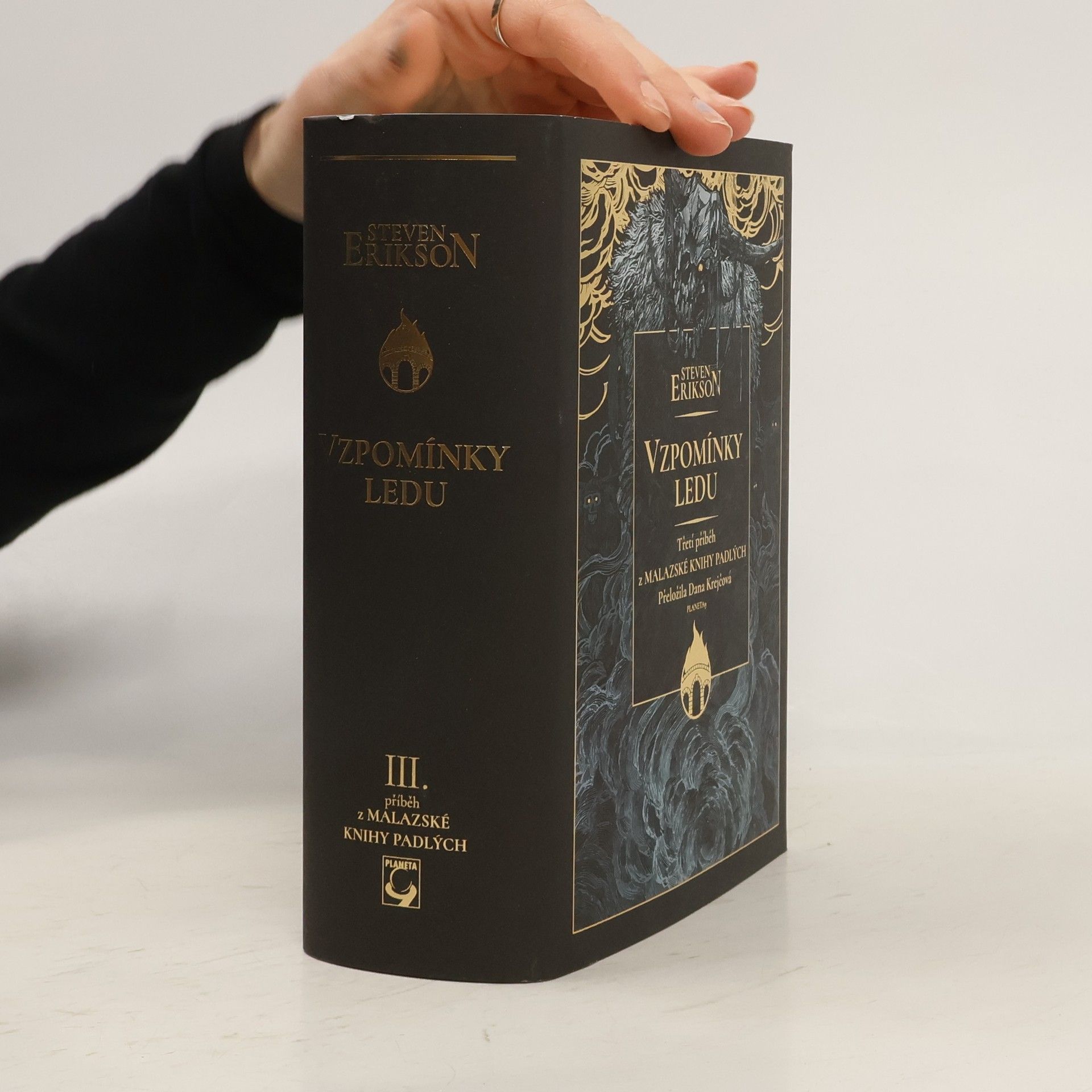 Steven Erikson Vzpomínky ledu