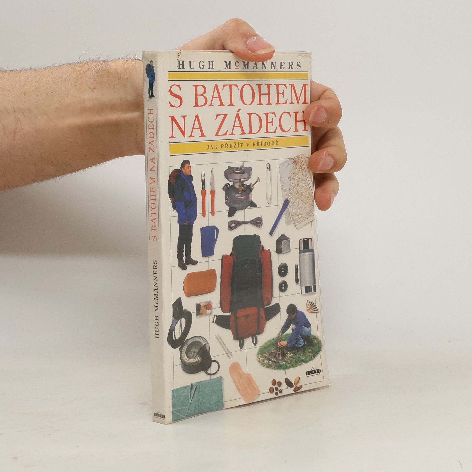 Hugh McManners S batohem na zádech