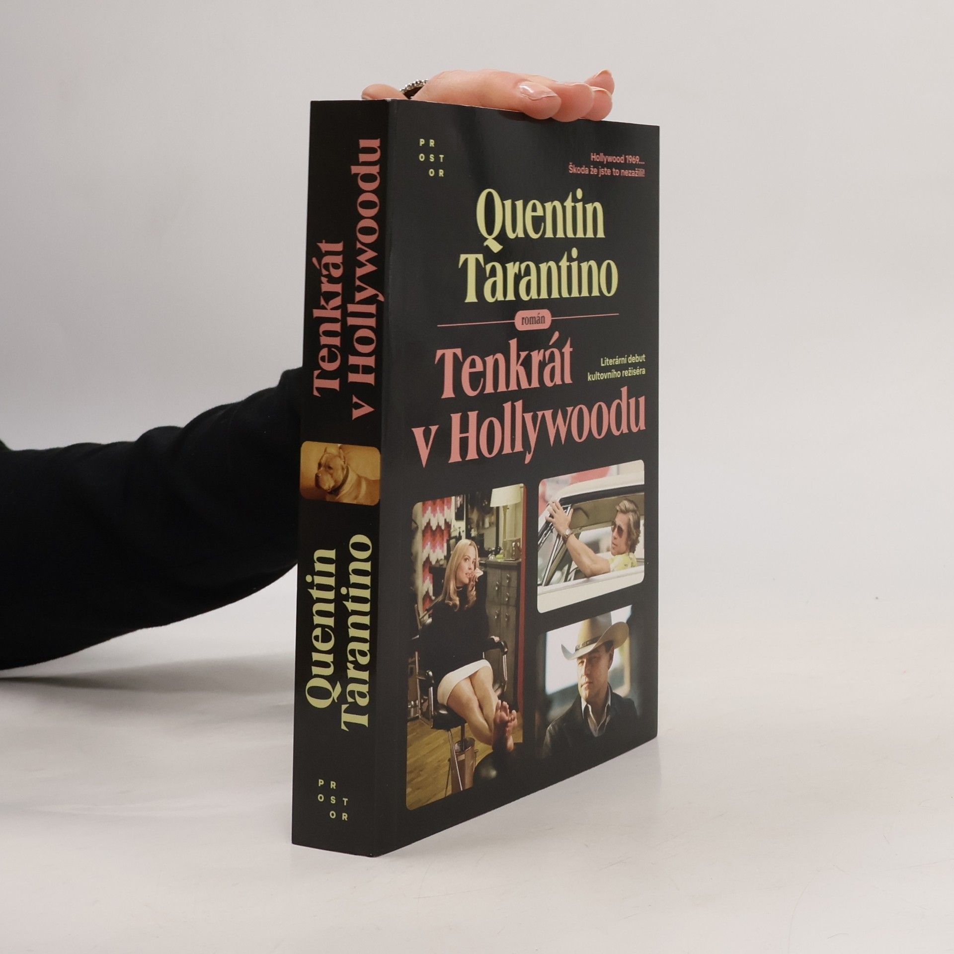 Quentin Tarantino Tenkrát v Hollywoodu : román