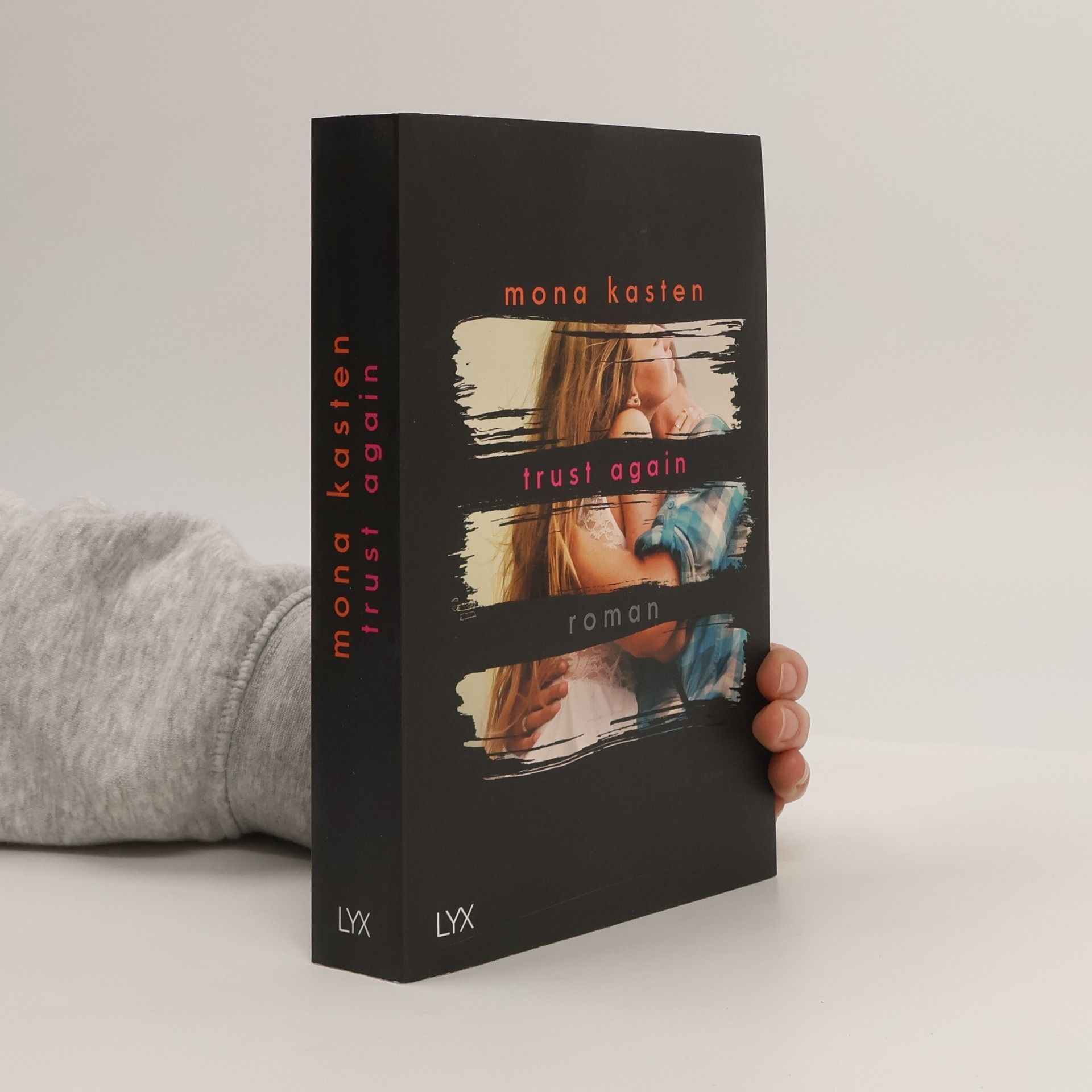 Mona Kasten Trust again